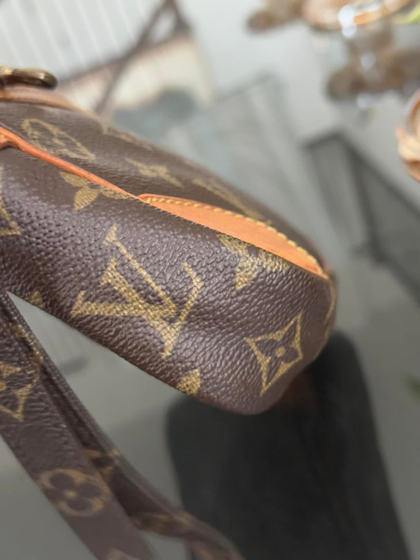 Marley Dragonne Clutch
๐๏ธ Year: 1986
