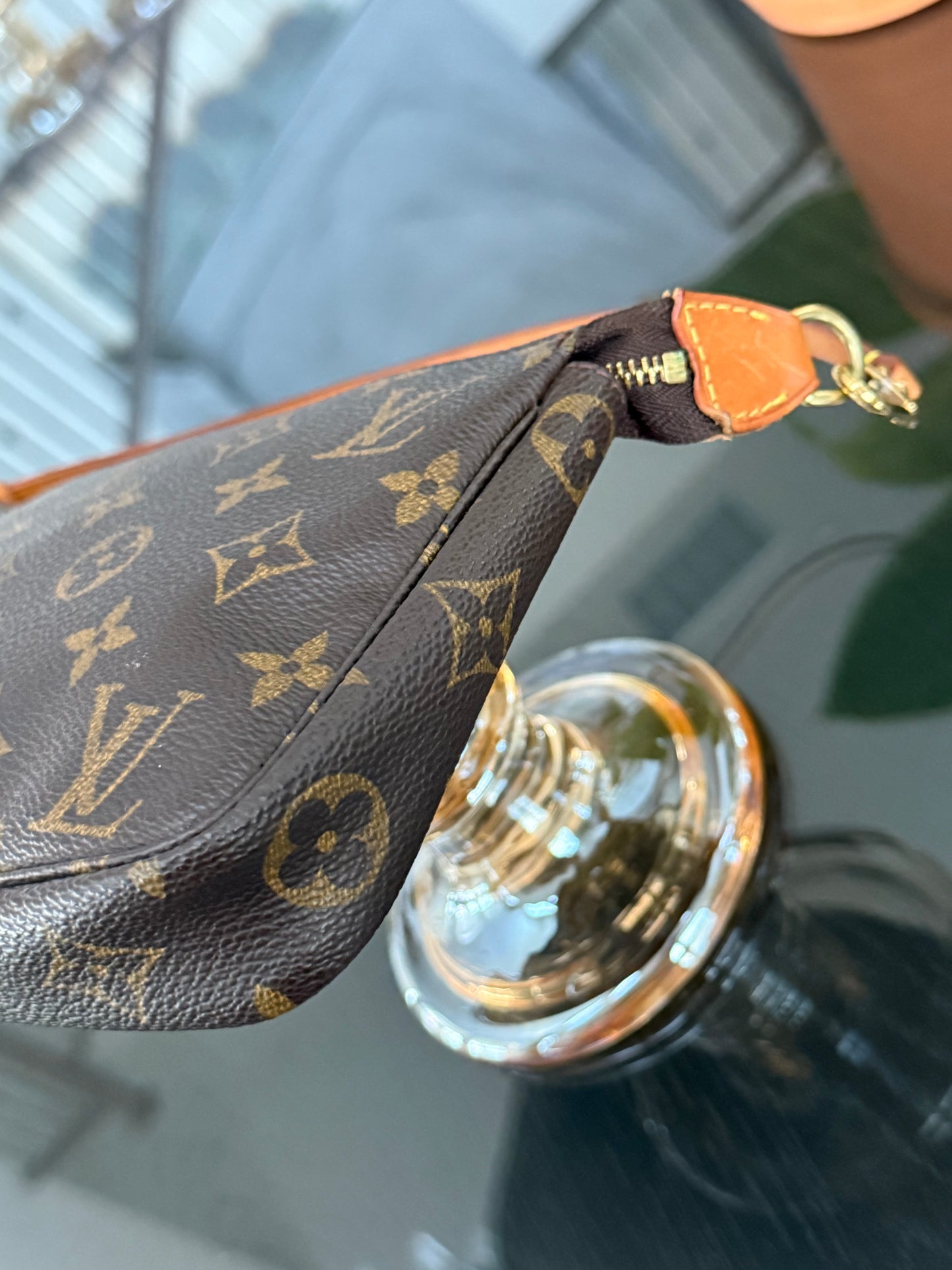 Pochette Accessories - ๐
Year: 2000
