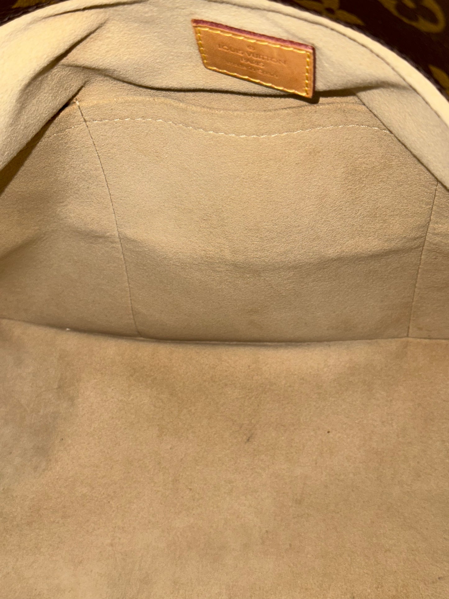 Artsy MM with Dustbag, Insert Organizer and twilly - ๐
Year: 2010
