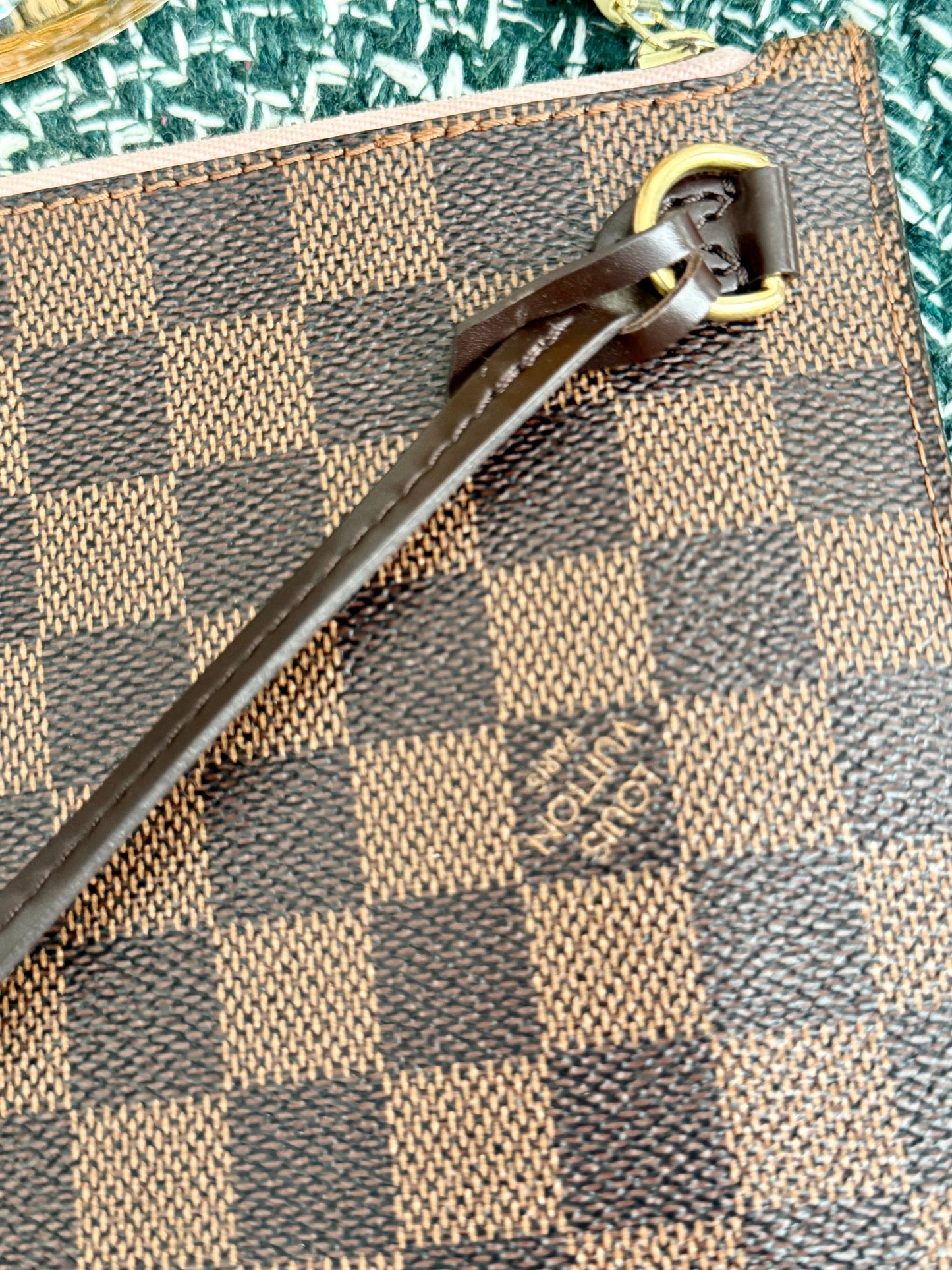Neverfull MM/GM Pouch in De Rose Ballerine 🗓️ Year: 2016