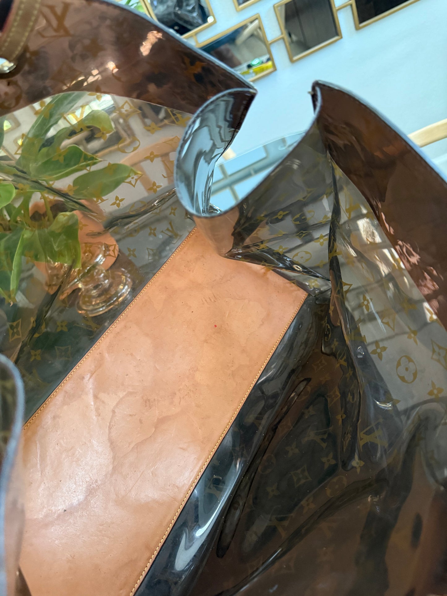 Clear Monogram Vinyl Cabas Cruise GM Tote- ๐
Year: 2000
