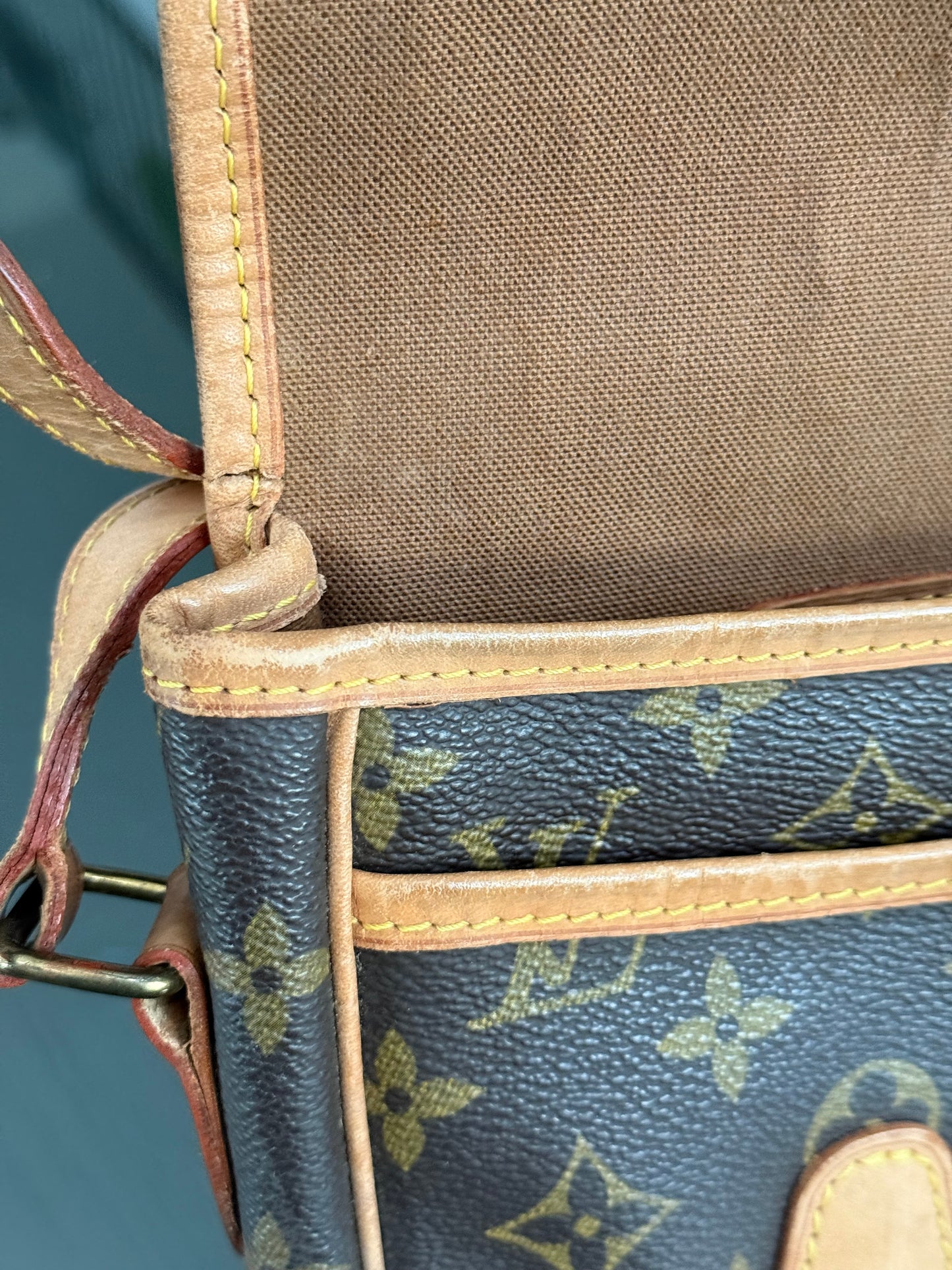 Gibeciere MM Crossbody Messenger -
๐
Year: 1991