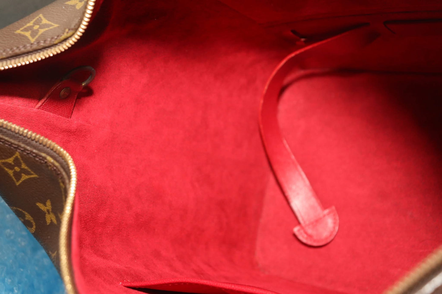 Amfar Three “Sharon Stone” Vanity Shoulder bag 📅 Year: 2001