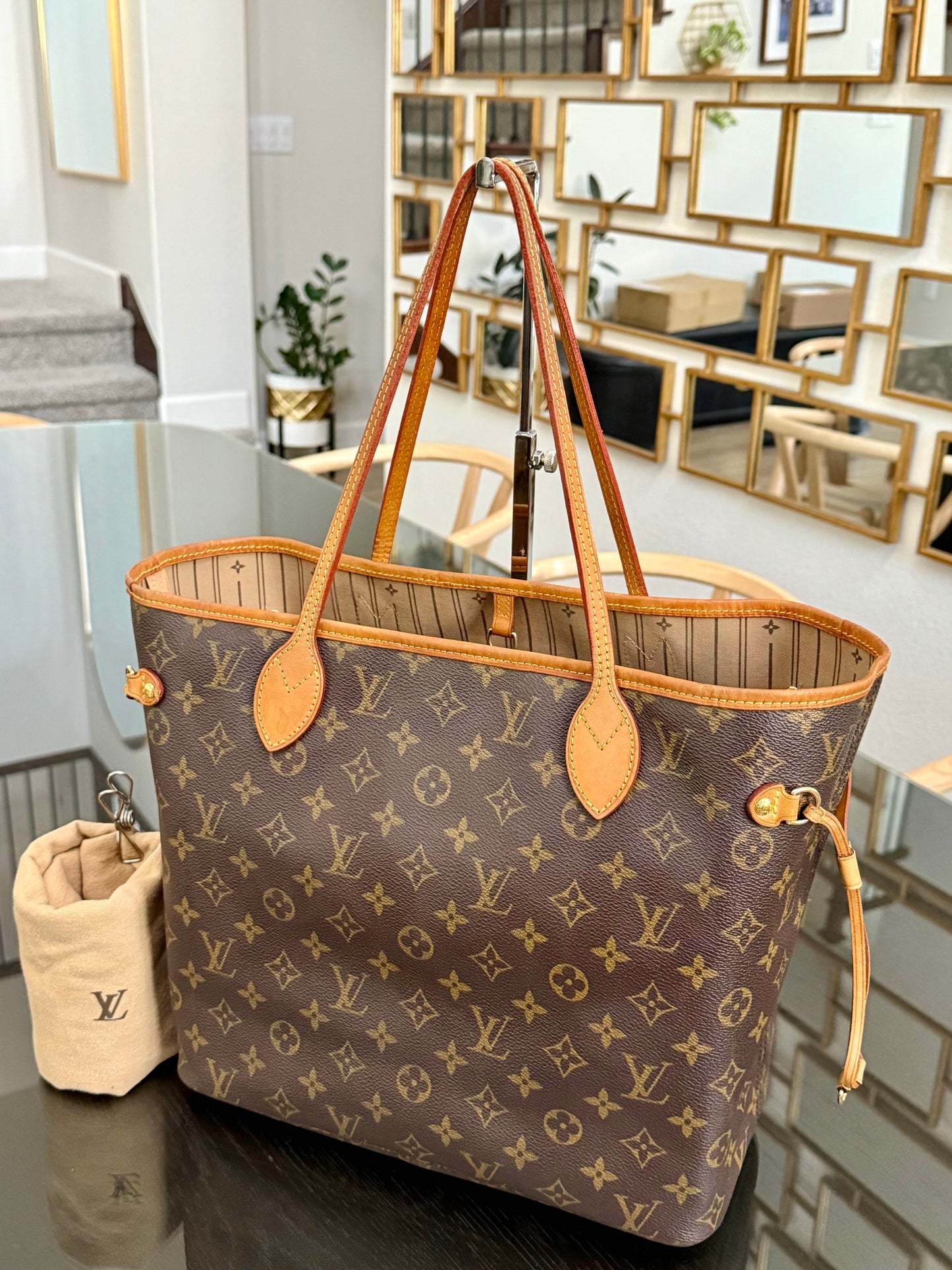Neverfull MM with Dustbag and Insert Organizer 🗓️ Year: 2008