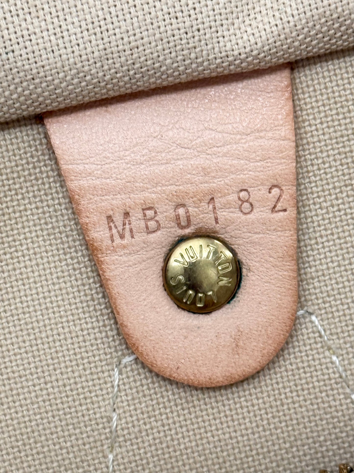 Speedy 30 Azur with π Lock & Keys and Dustbag
ποΈ Year: 2012