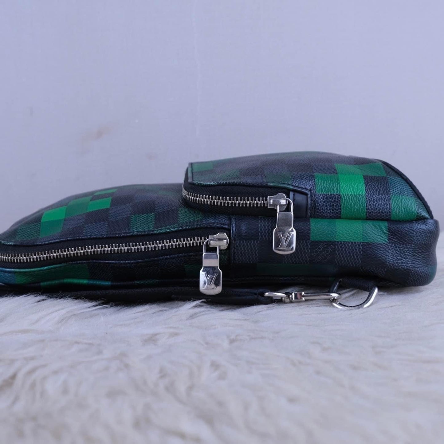 Avenue Sling Damier Graphite Green Pixel -Year 2018