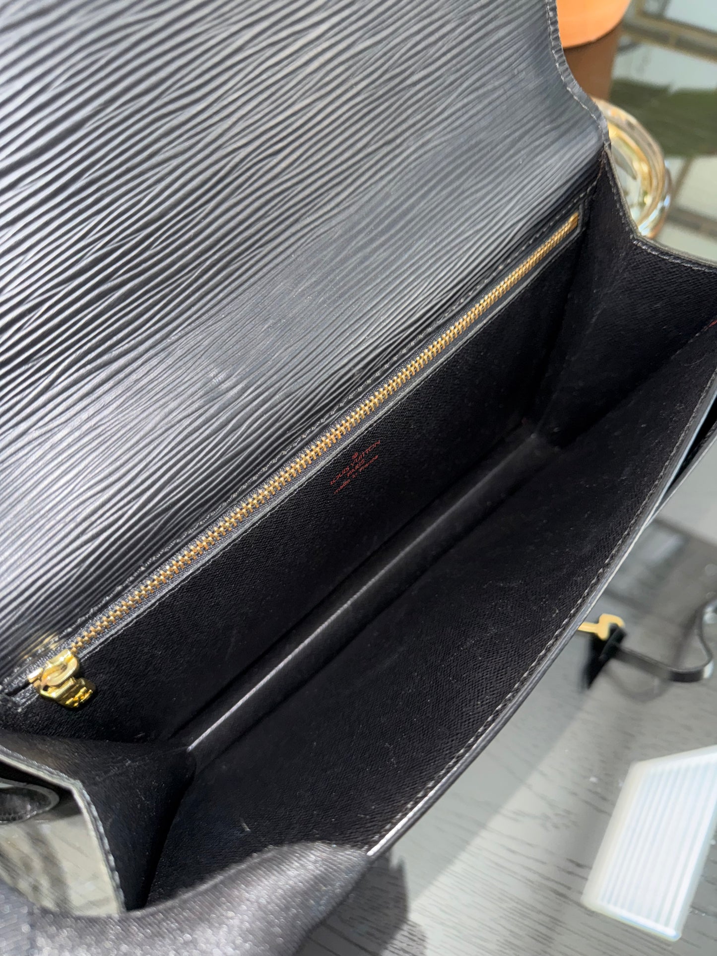 Epi Black Sellier Dragonne Clutch with π Key and Dustbag -ποΈ Year: 2005