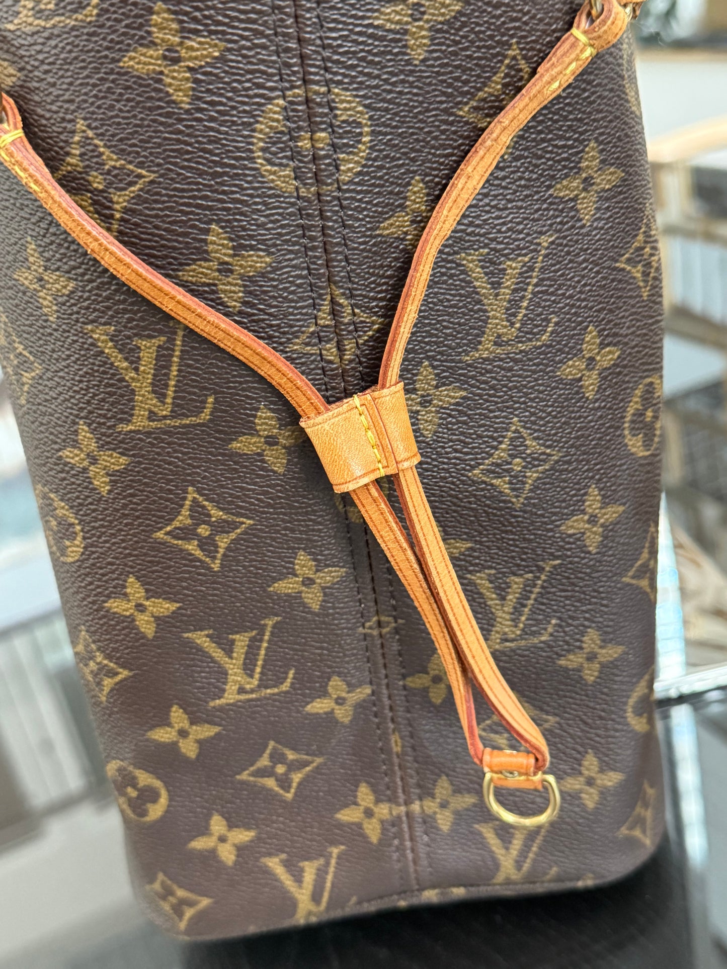 Neverfull MM with Dustbag and Insert Organizer 🗓️ Year: 2008