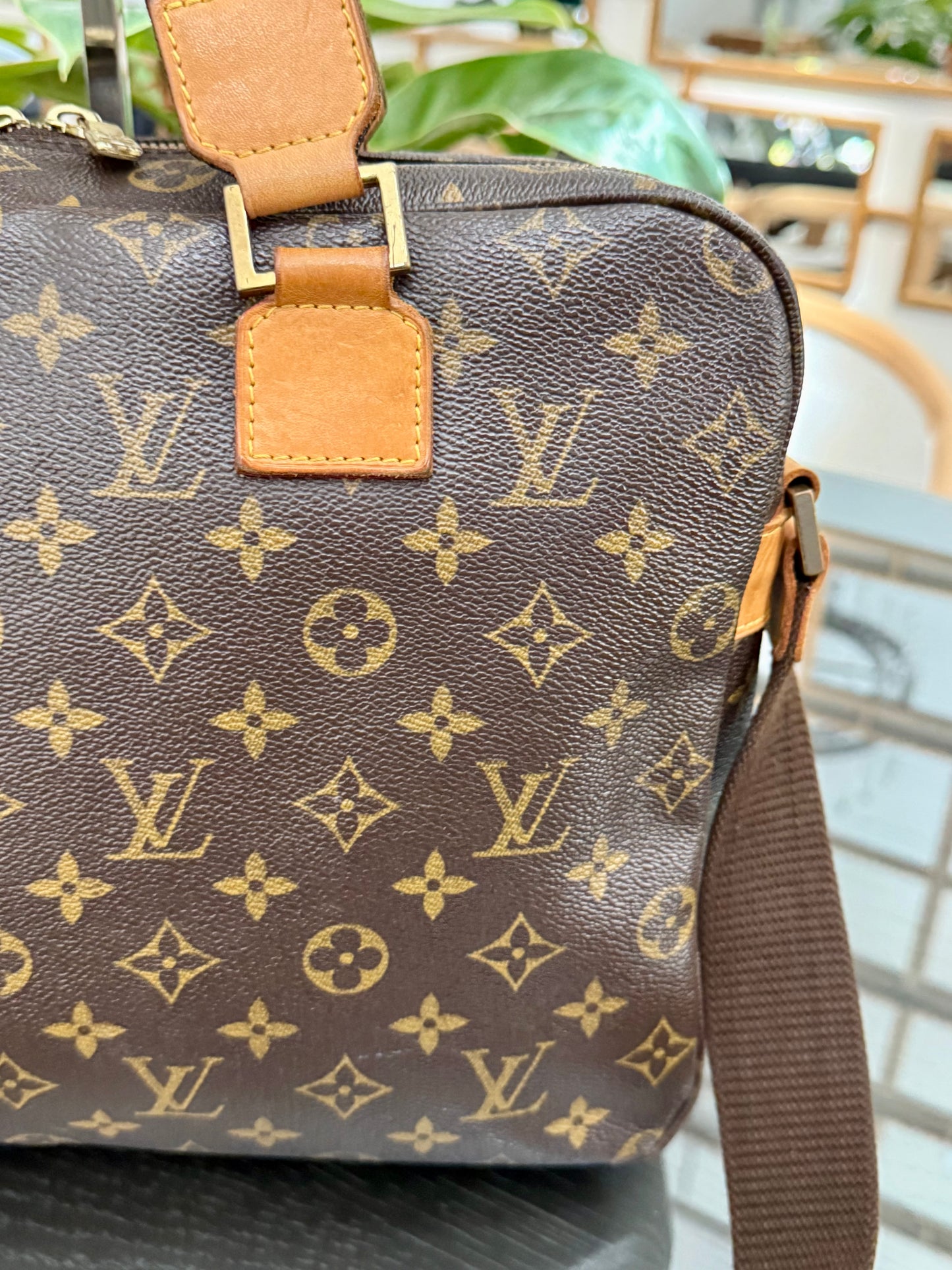 Sac Boshpore 2 Way bag in Monogram ๐๏ธ Year: 2005