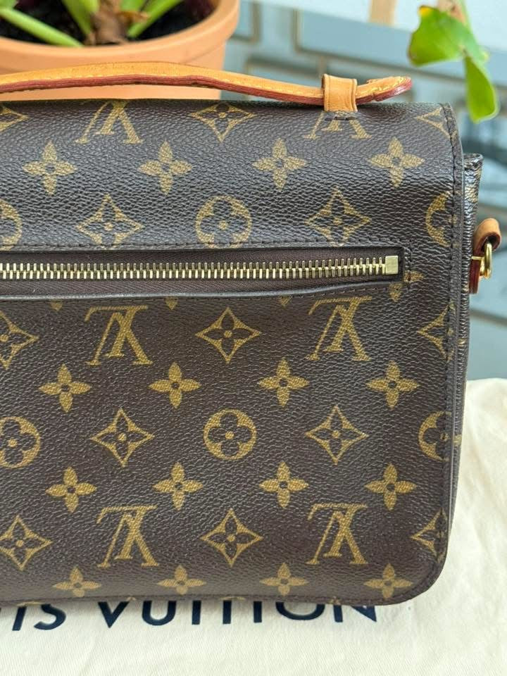 Pochette Metis in Monogram with Box, Dustbag and Paper bag -Year 2015