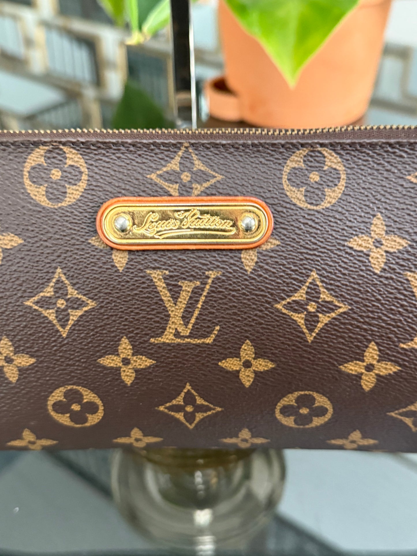 Eva Clutch with Dustbag- ๐๏ธ Year: 2015