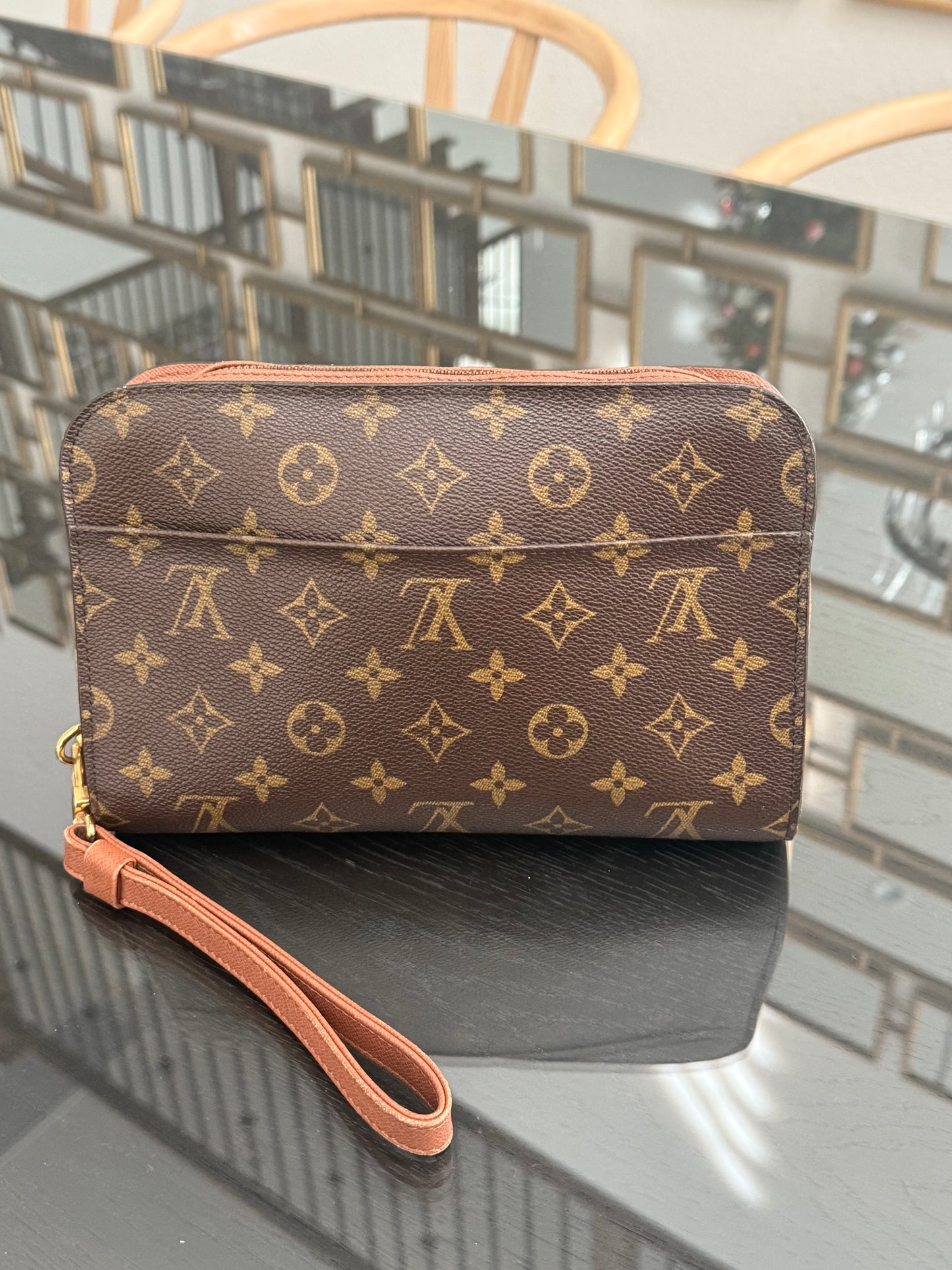 Orsay Clutch
๐๏ธ Year: 1995