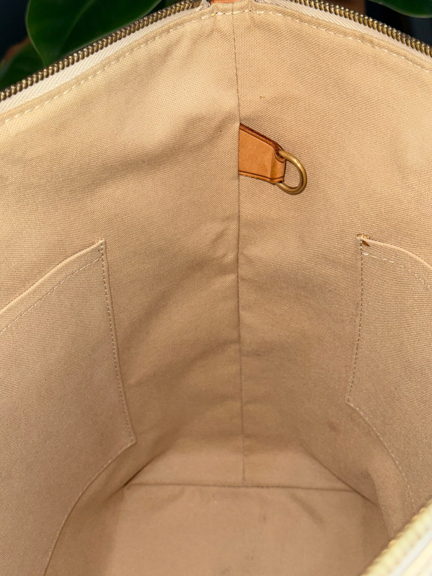 Totally MM in Azur with Dustbag -Year: 2011