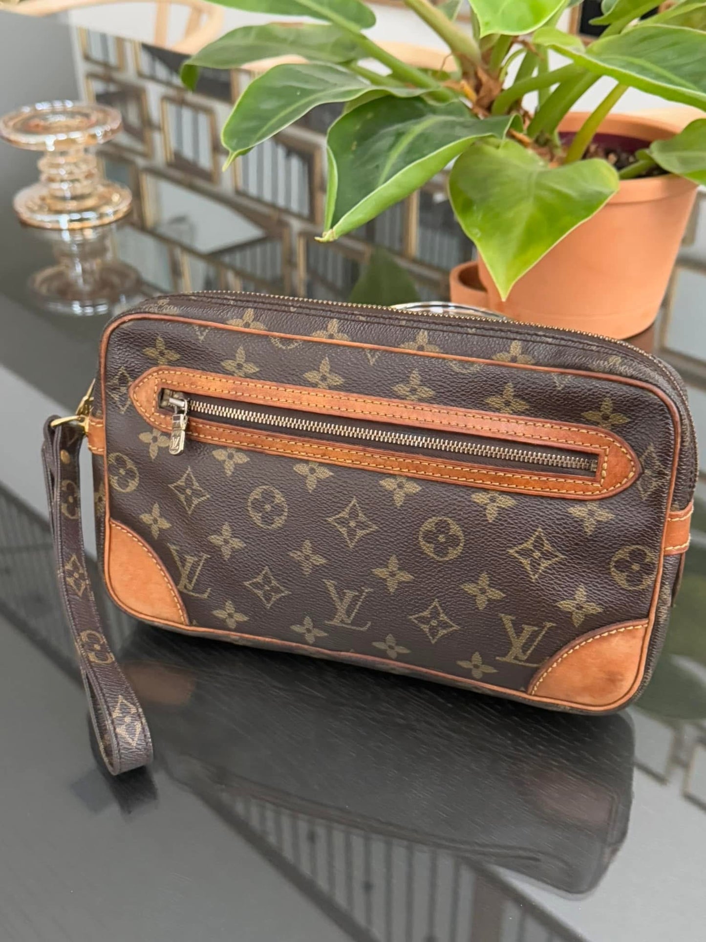 Marley Dragonne Clutch
๐๏ธ Year: 1986