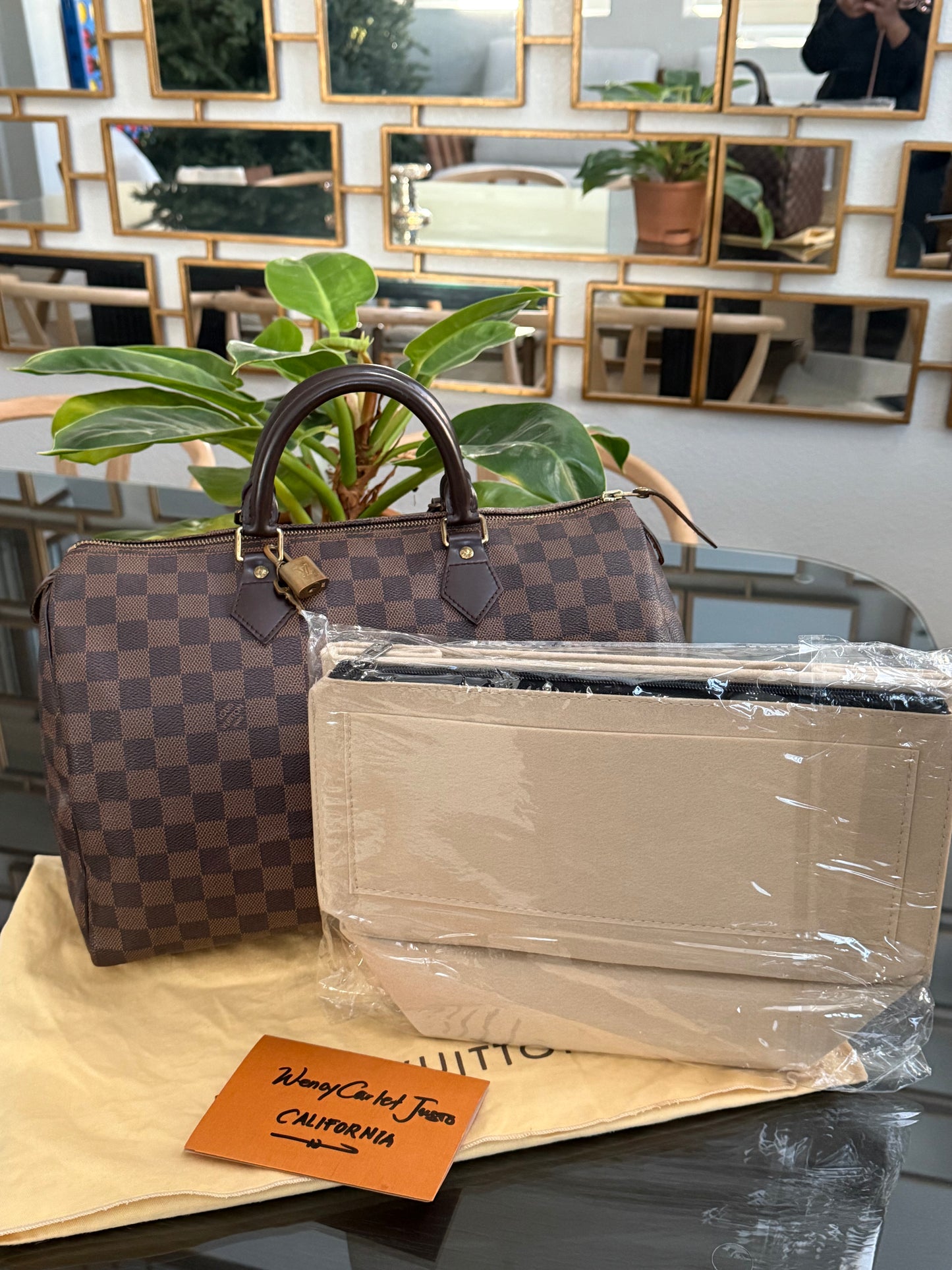 Speedy 35 with π Lock, Key, Dustbag and Insert Organizer-π
Year: 2012