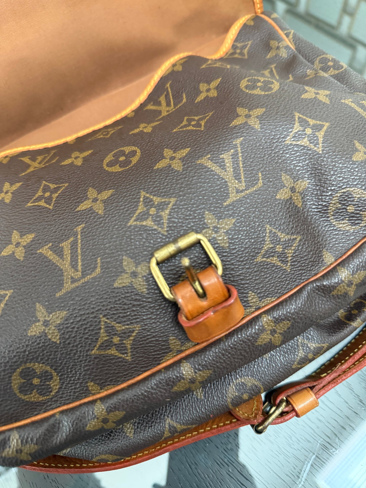 Saumur 30 Crossbody -๐๏ธ Year: 1992
