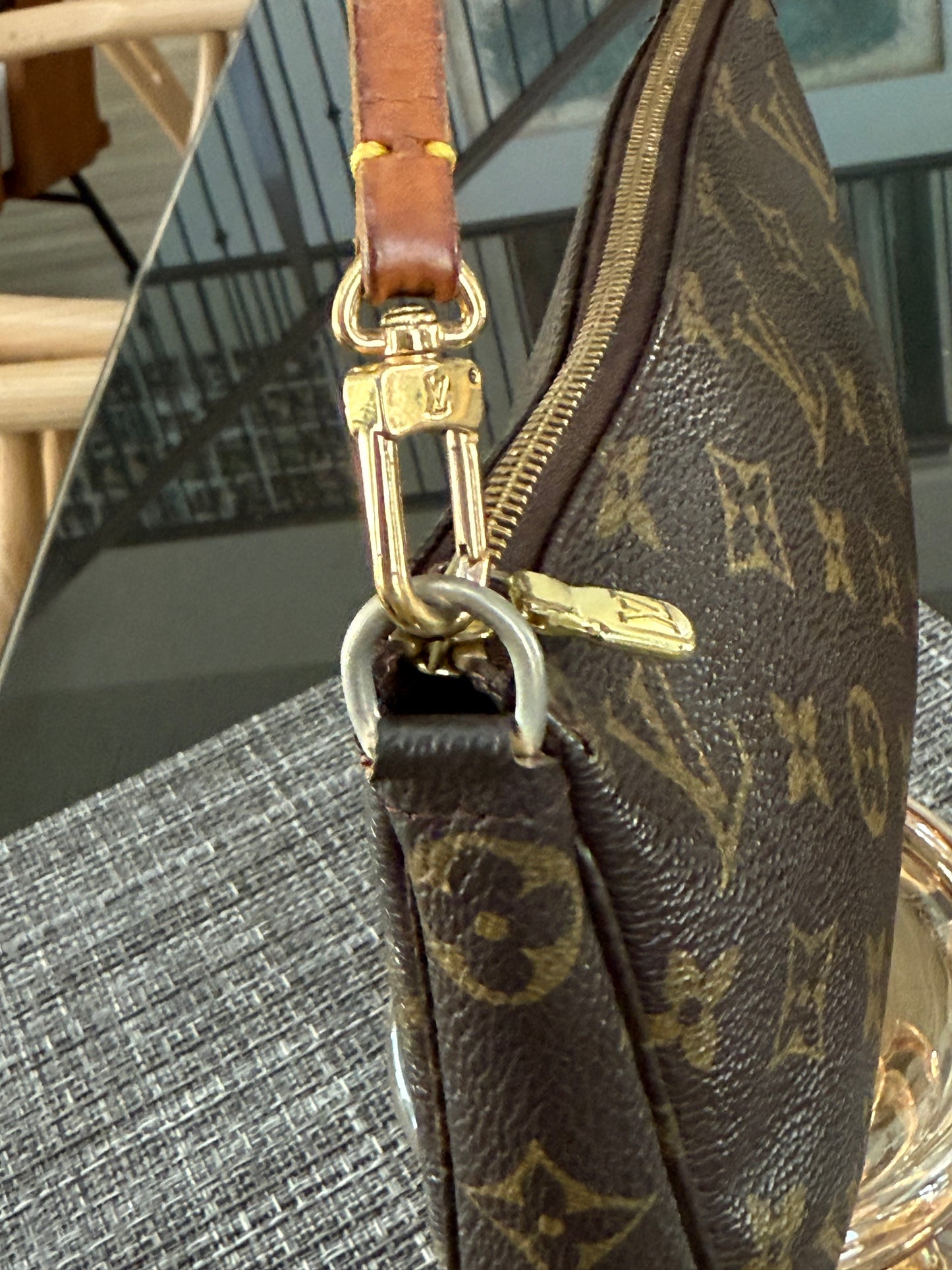 Pochette Accessories - ๐
Year: 2002