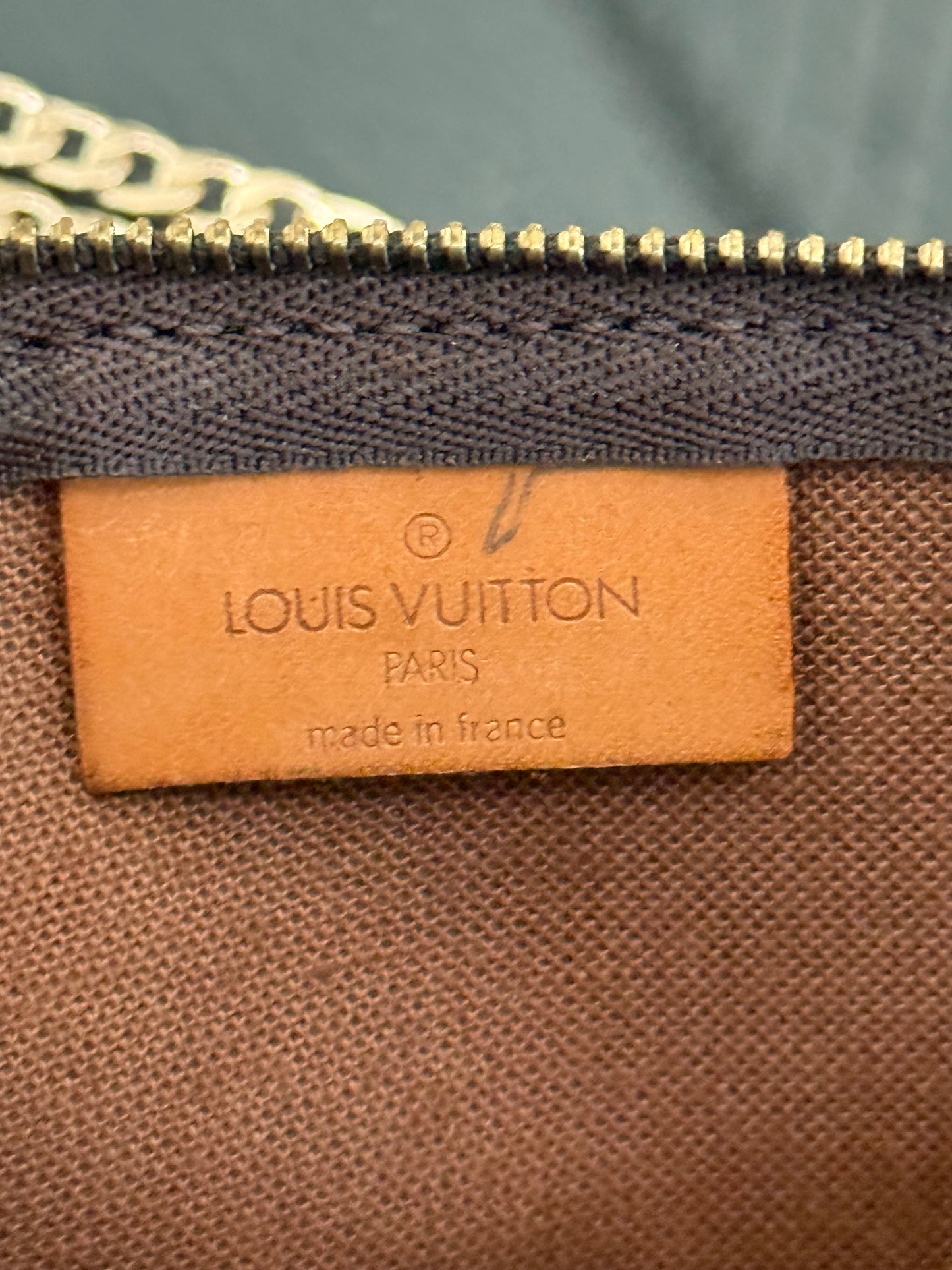 Sac Shopping Pouch with Generic Gold Strap