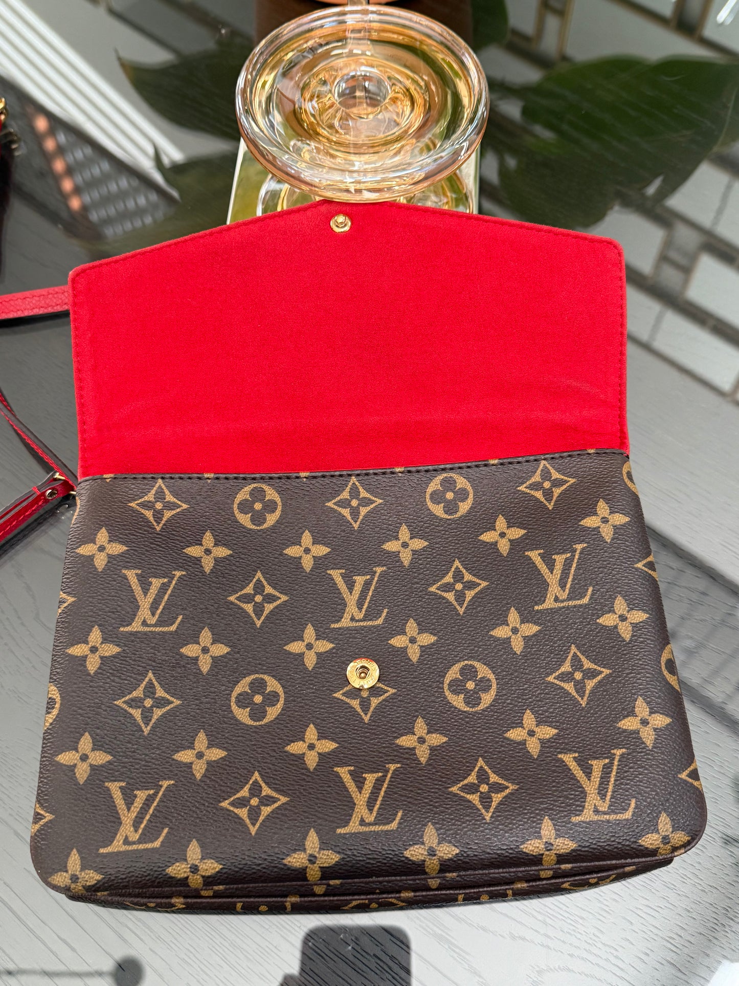 Twice Pochette in Cerise Red with Dustbag -π
Year: 2015