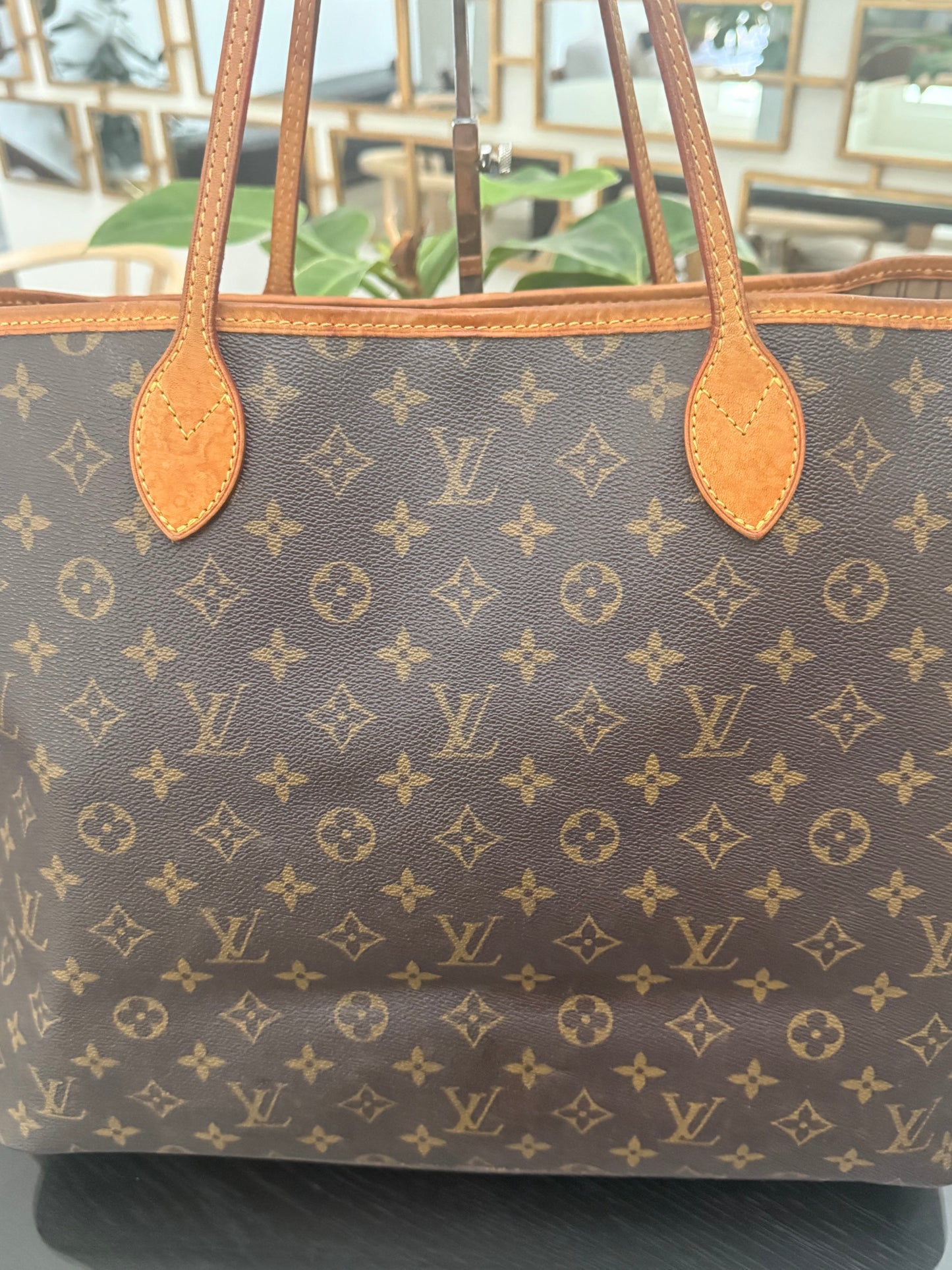 Neverfull GM in Monogram with Insert Organizer 🗓️ Year: 2007