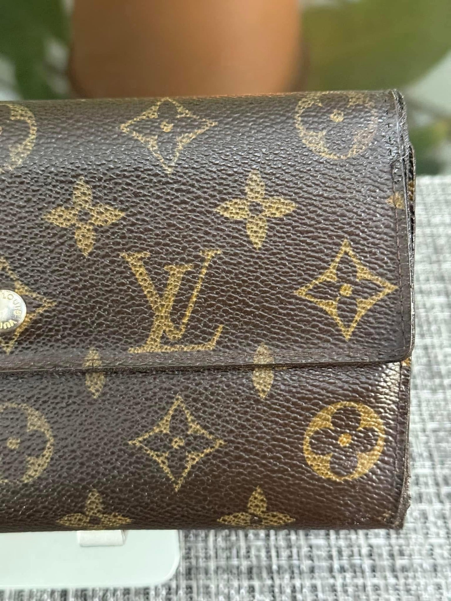 International Wallet with 8 Cardholders ๐๏ธ Year: 2008