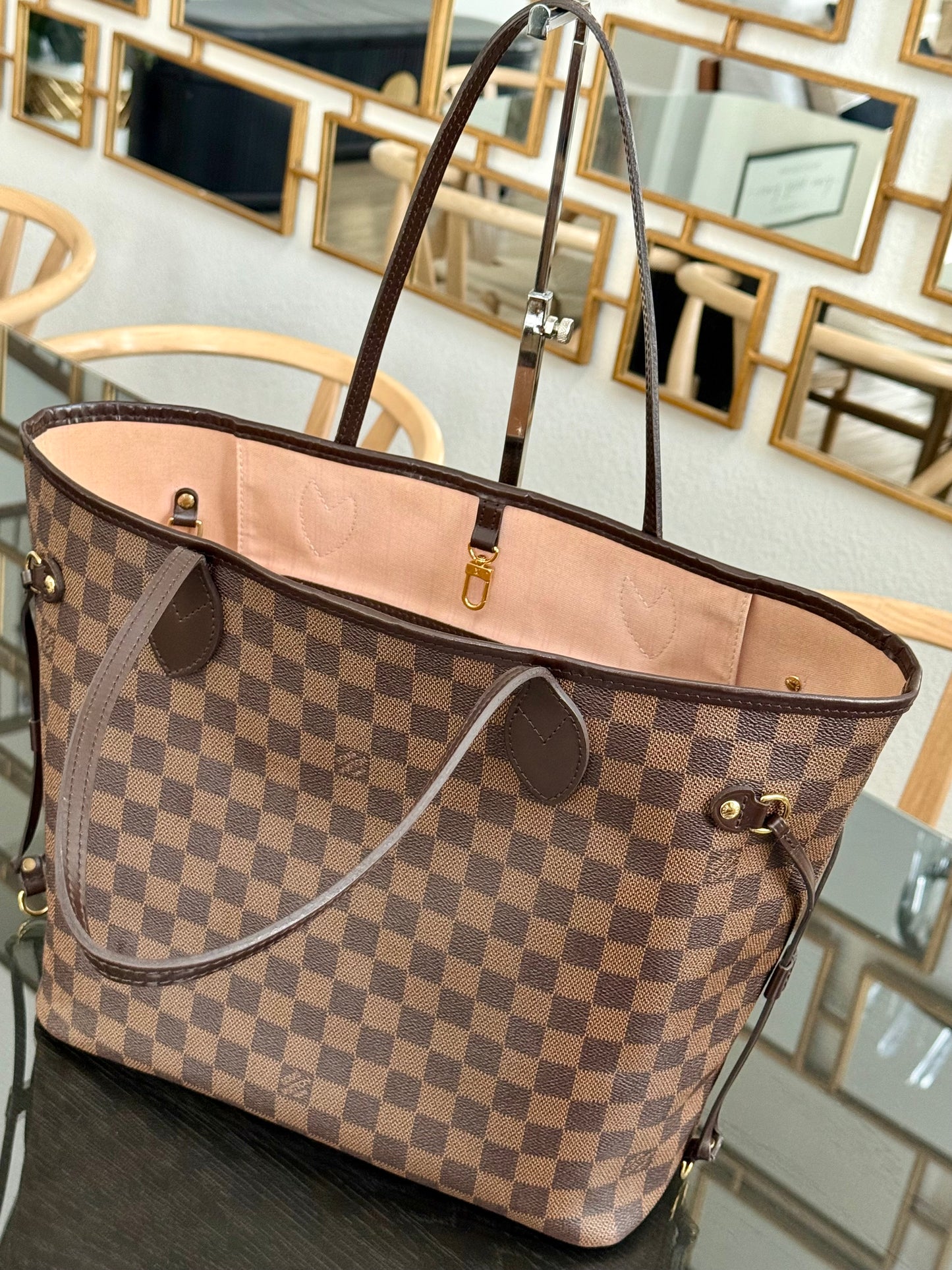 Neverfull MM in Rose Ballerine DE with Dustbag 🗓️ Year: 2016