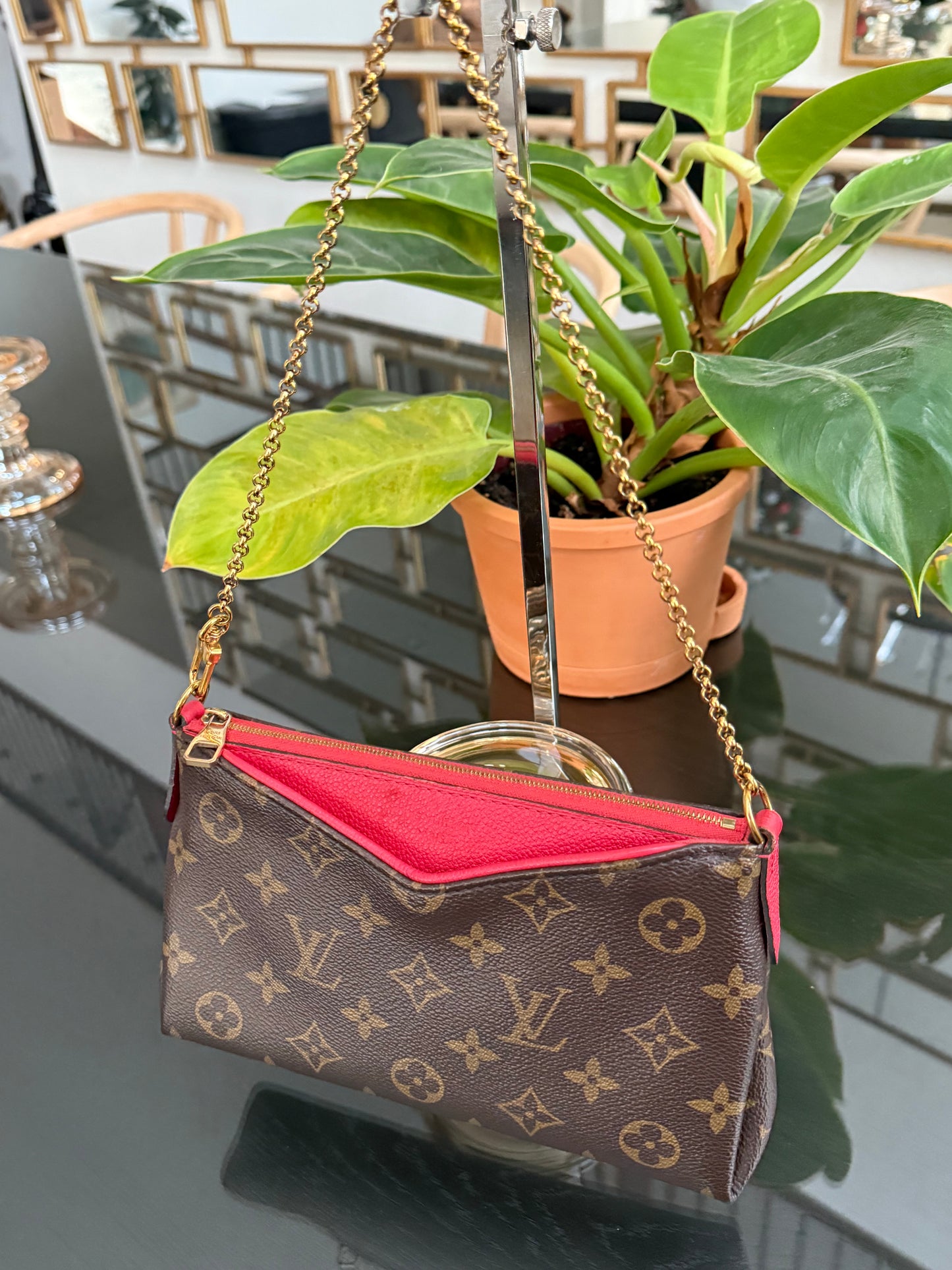 Pallas Clutch w/ Box and Dustbag - ๐๏ธ Year: 2016