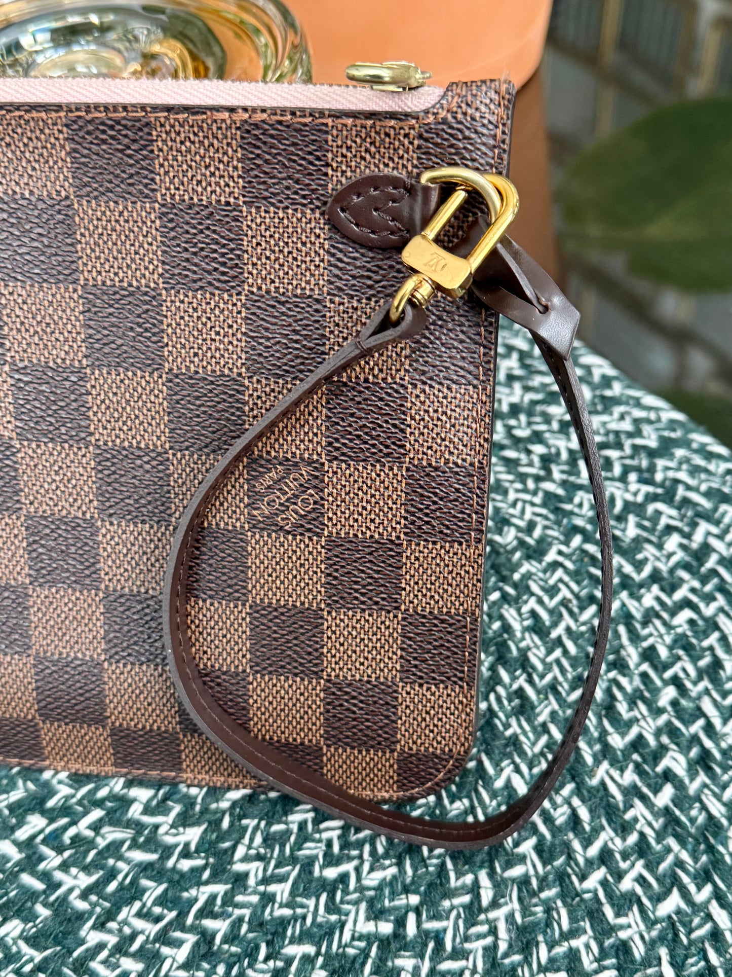 Neverfull MM/GM Pouch in De Rose Ballerine 🗓️ Year: 2016