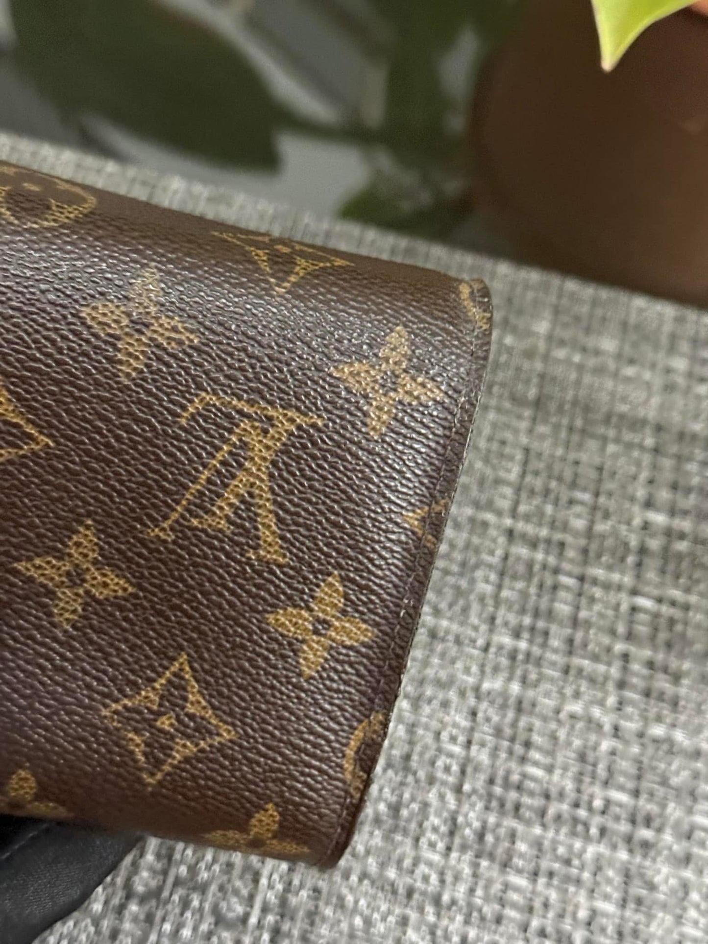 Alexandra Wallet with 14 Cardholders ๐๏ธ Year: 2007