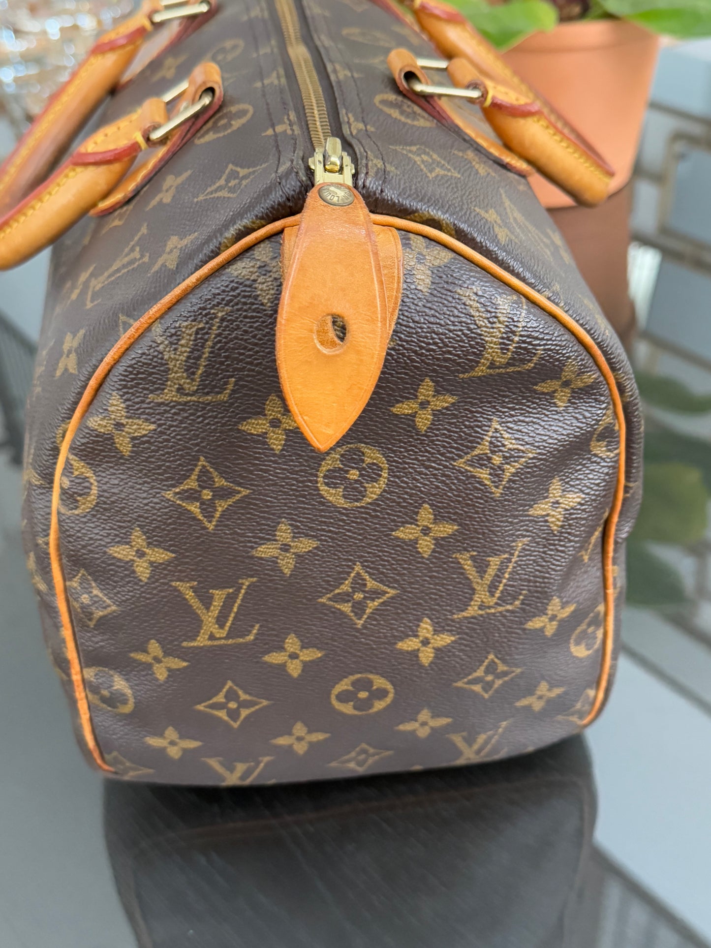 Speedy 30 with π Lock & Key - π
Year: 1997