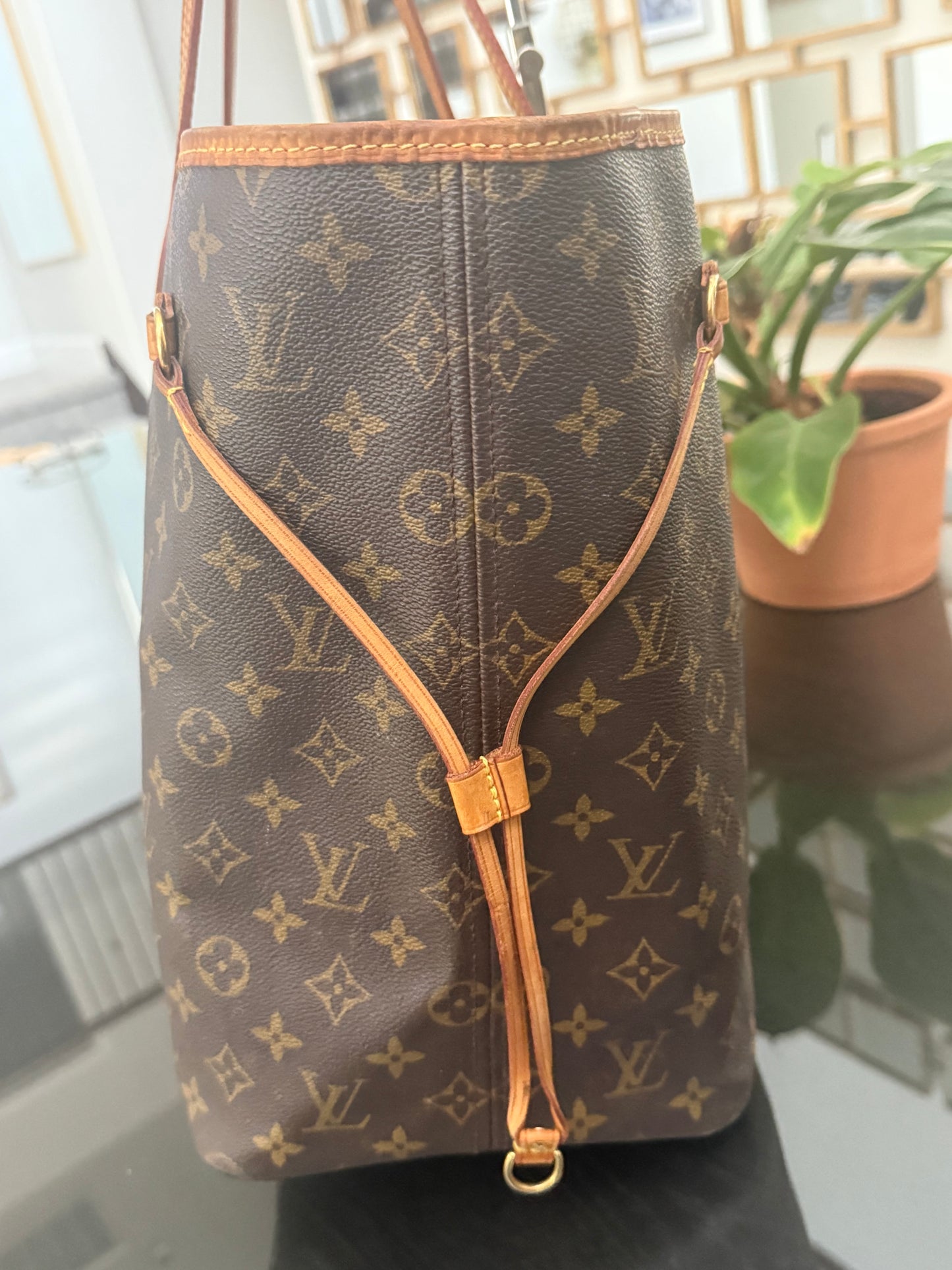 Neverfull GM in Monogram with Insert Organizer 🗓️ Year: 2007