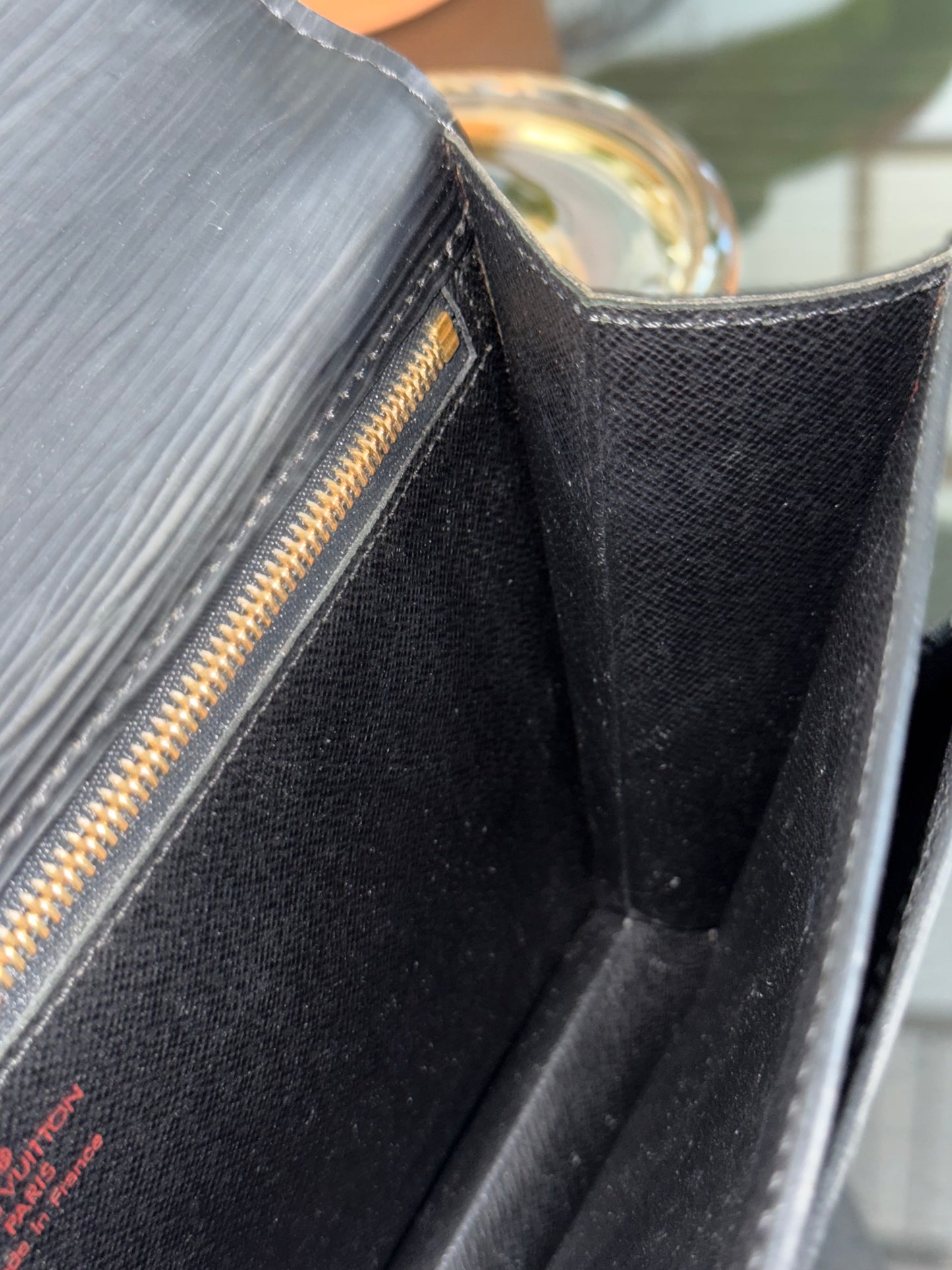 Epi Black Sellier Dragonne Clutch with π Key and Dustbag -ποΈ Year: 2005