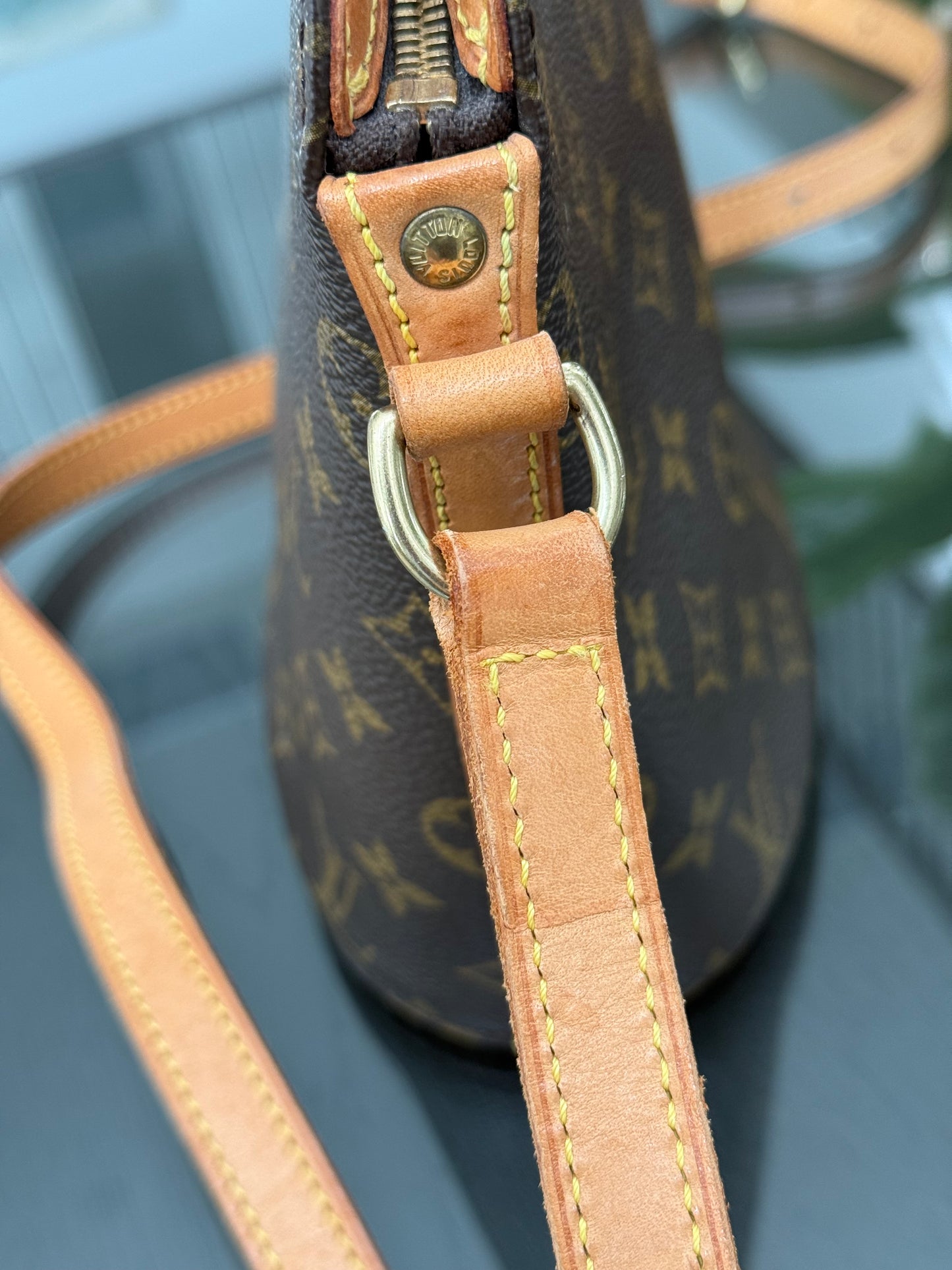 Drouot Crossbody
π
Year: 1997