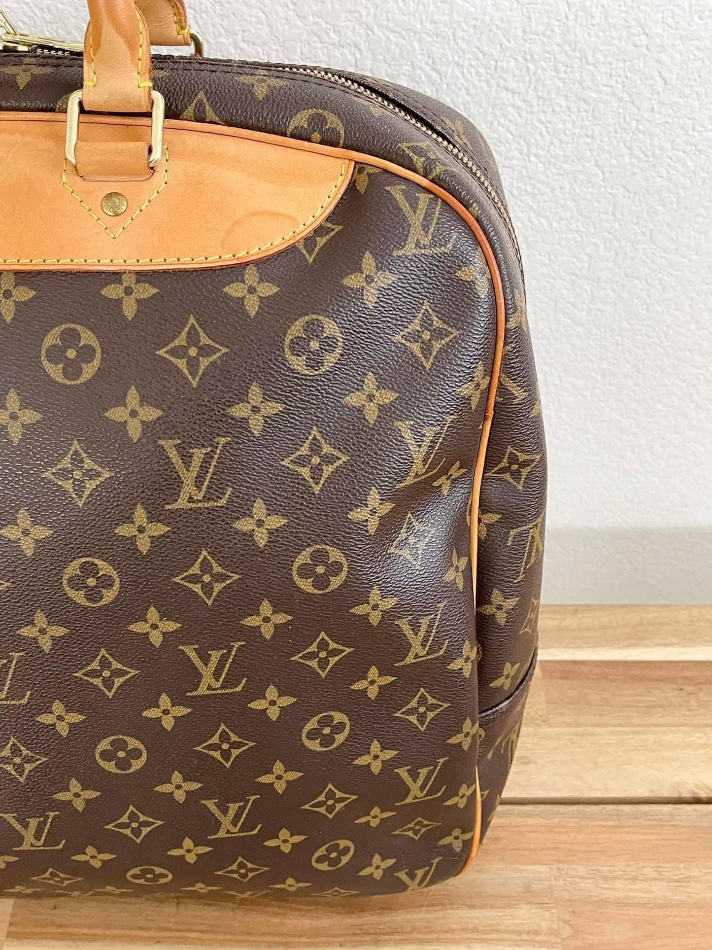 Evasion MM in Monogram - π
Year: 1999