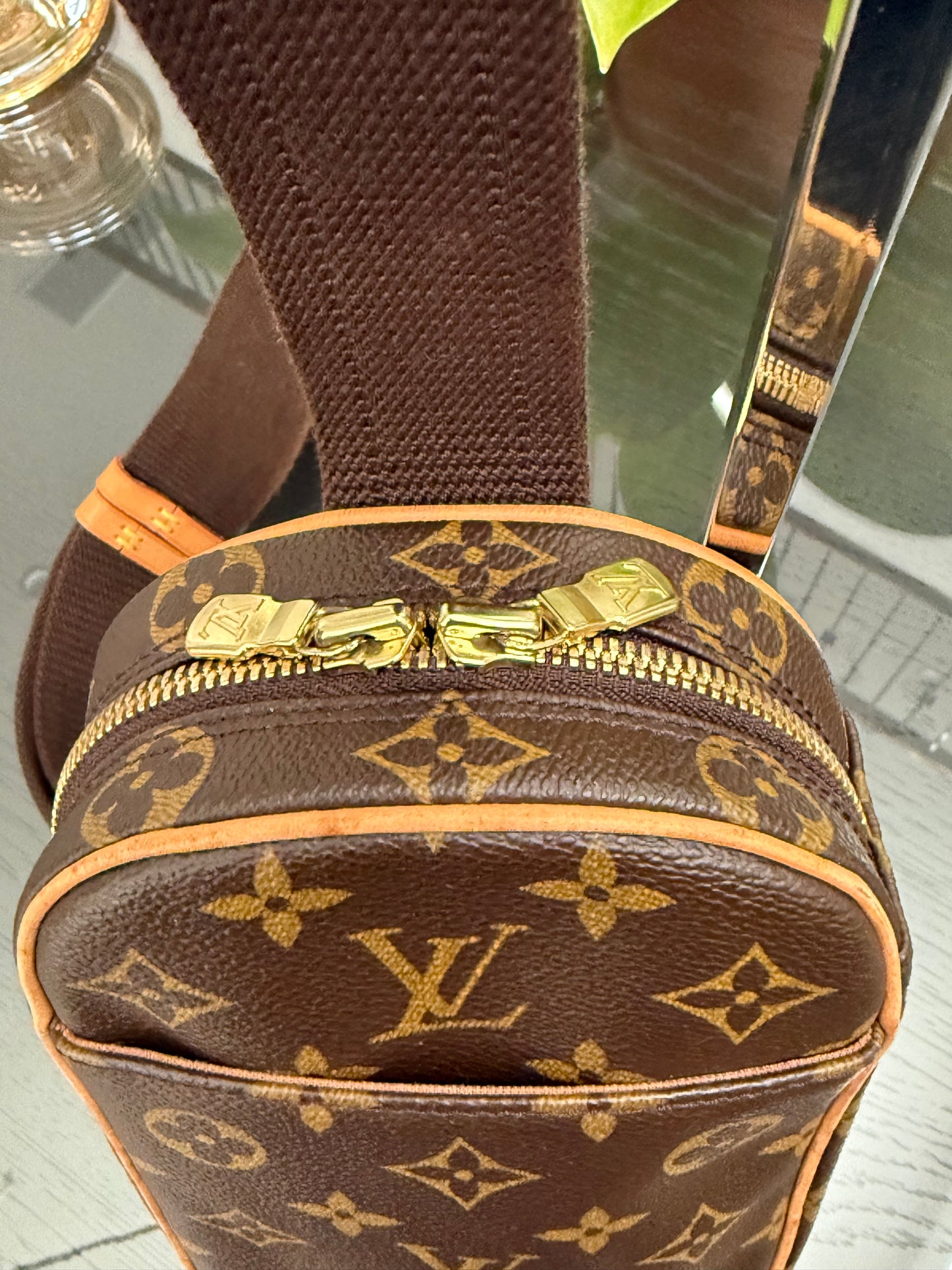 Pochette Gange -Year: 2004