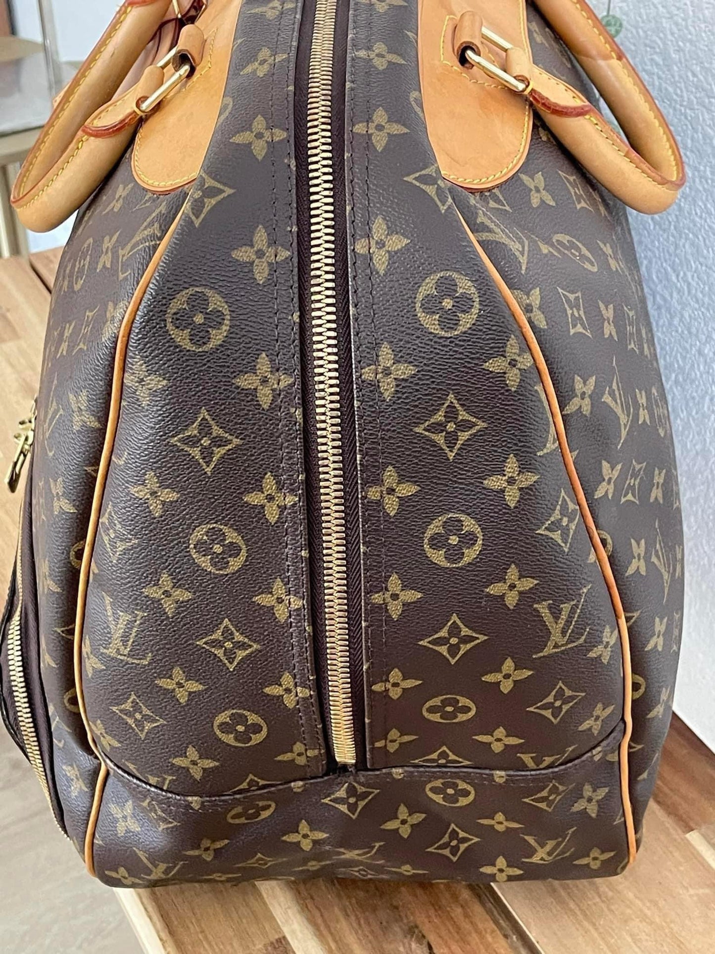 Evasion MM in Monogram - π
Year: 1999