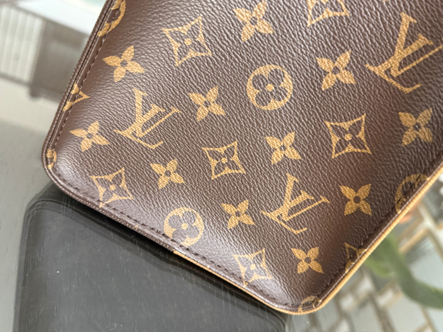 On The Go MM in Monogram with Dustbag -Microchip