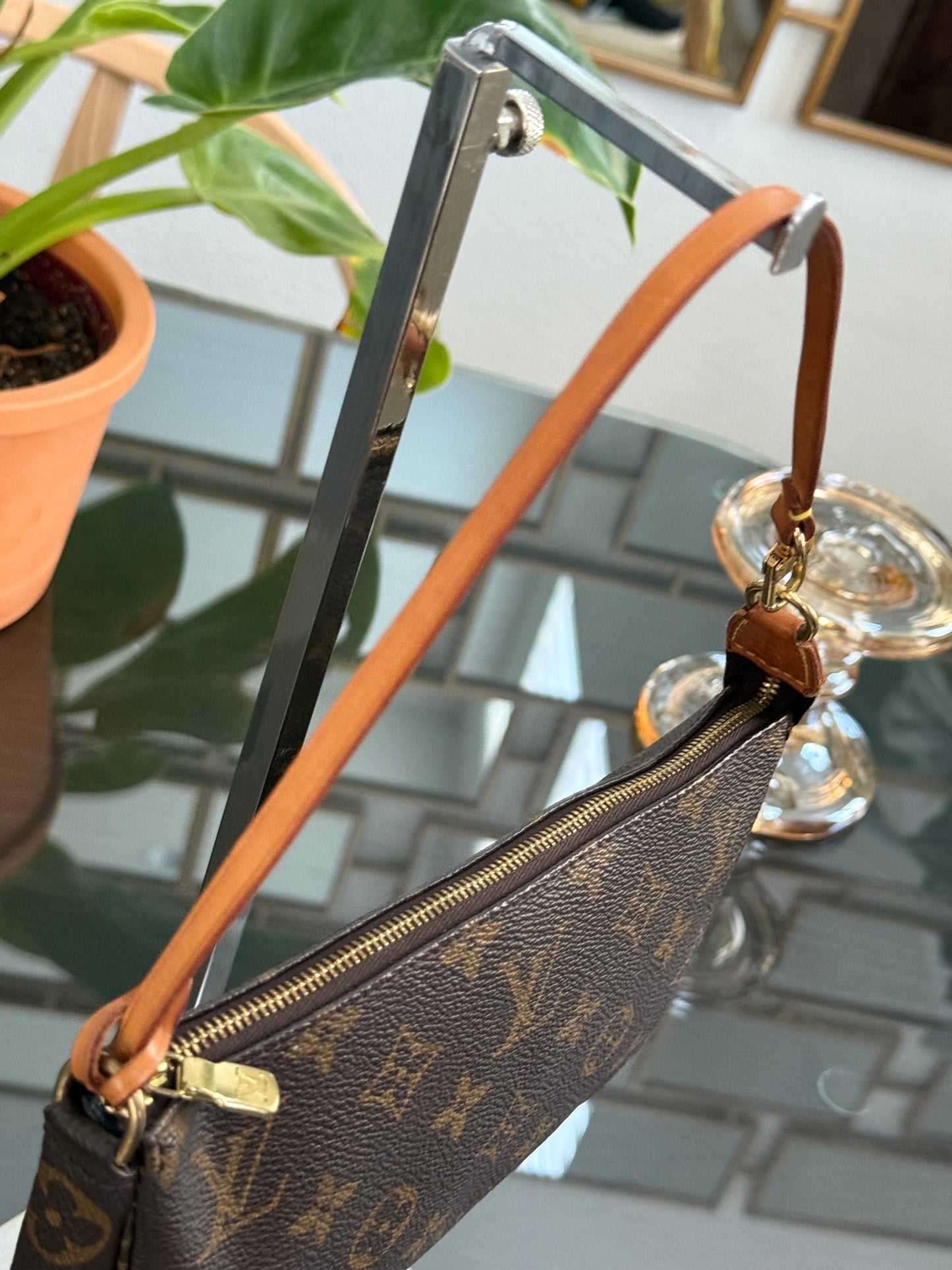 Pochette Accessories - ๐
Year: 2000