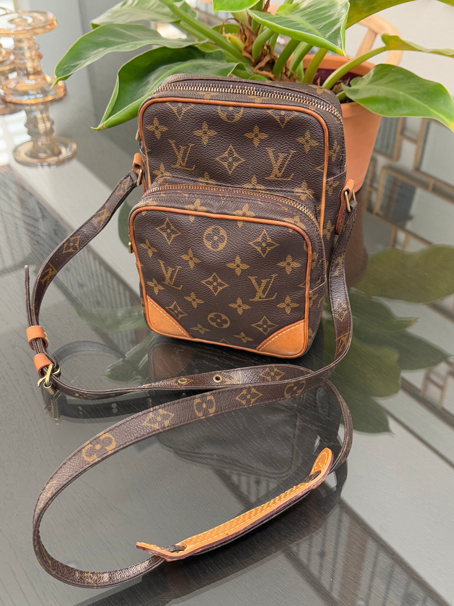 Amazon Crossbody Bag -Year: 1997