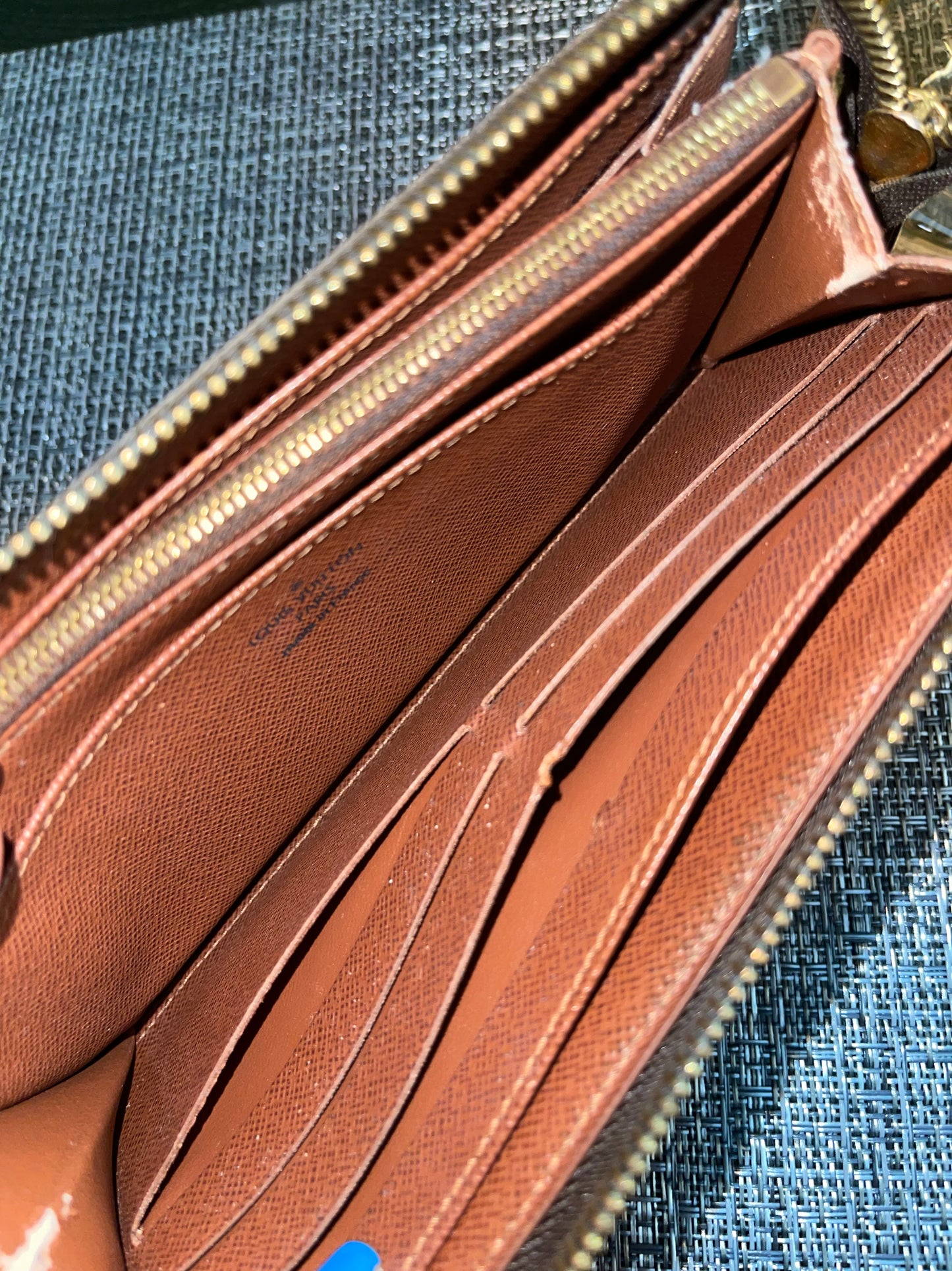 Monogram Astrid Wallet w/ generic wrist strap - ๐
Year: 2008
