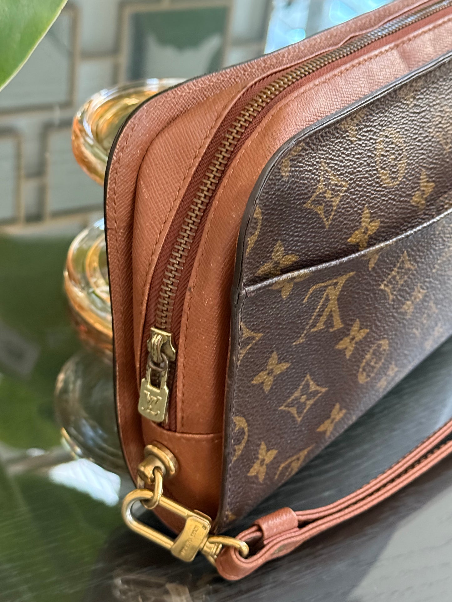 Orsay Clutch
๐๏ธ Year: 1993
