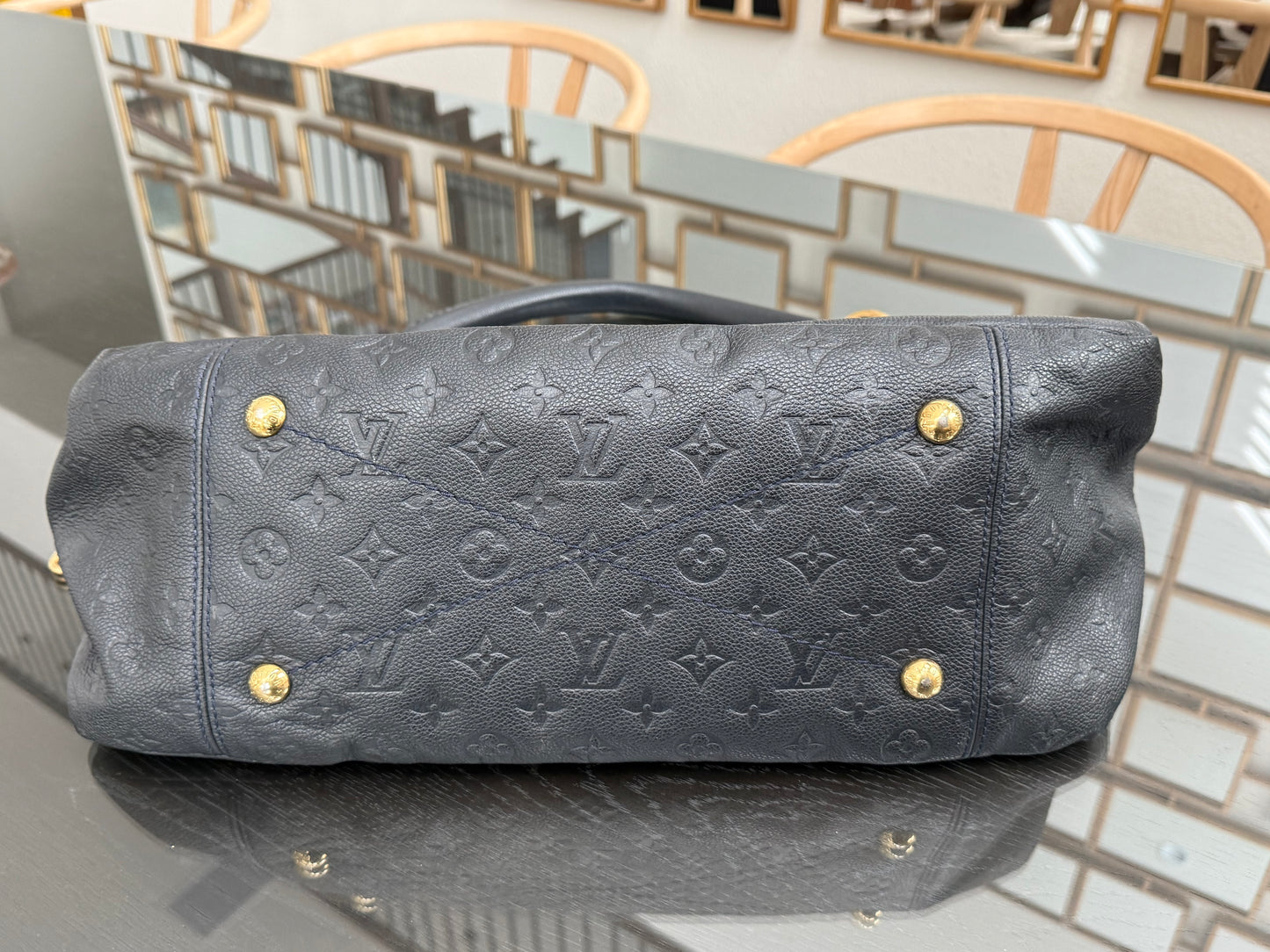 Artsy MM Empriente (Black/Dark Blue) with Dustbag and Insert Organizer - ๐
Year: 2011
