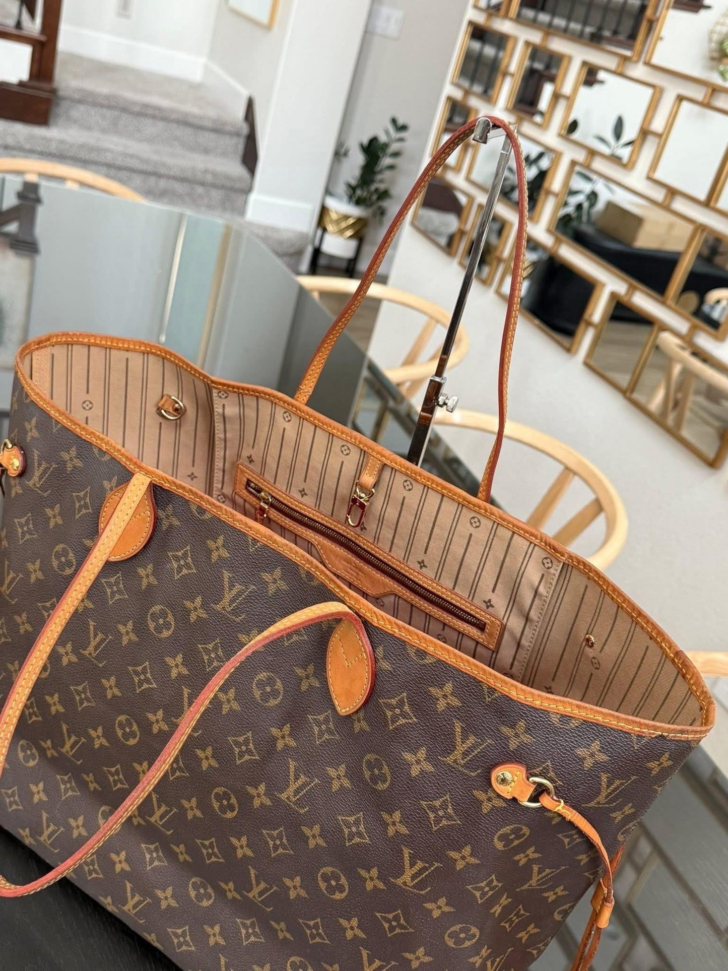 Neverfull GM with Dustbag and Insert Organizer 🗓️ Year: 2008