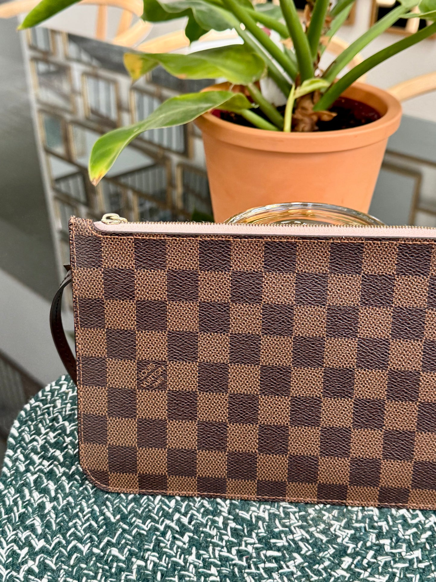 Neverfull MM/GM Pouch in De Rose Ballerine 🗓️ Year: 2016