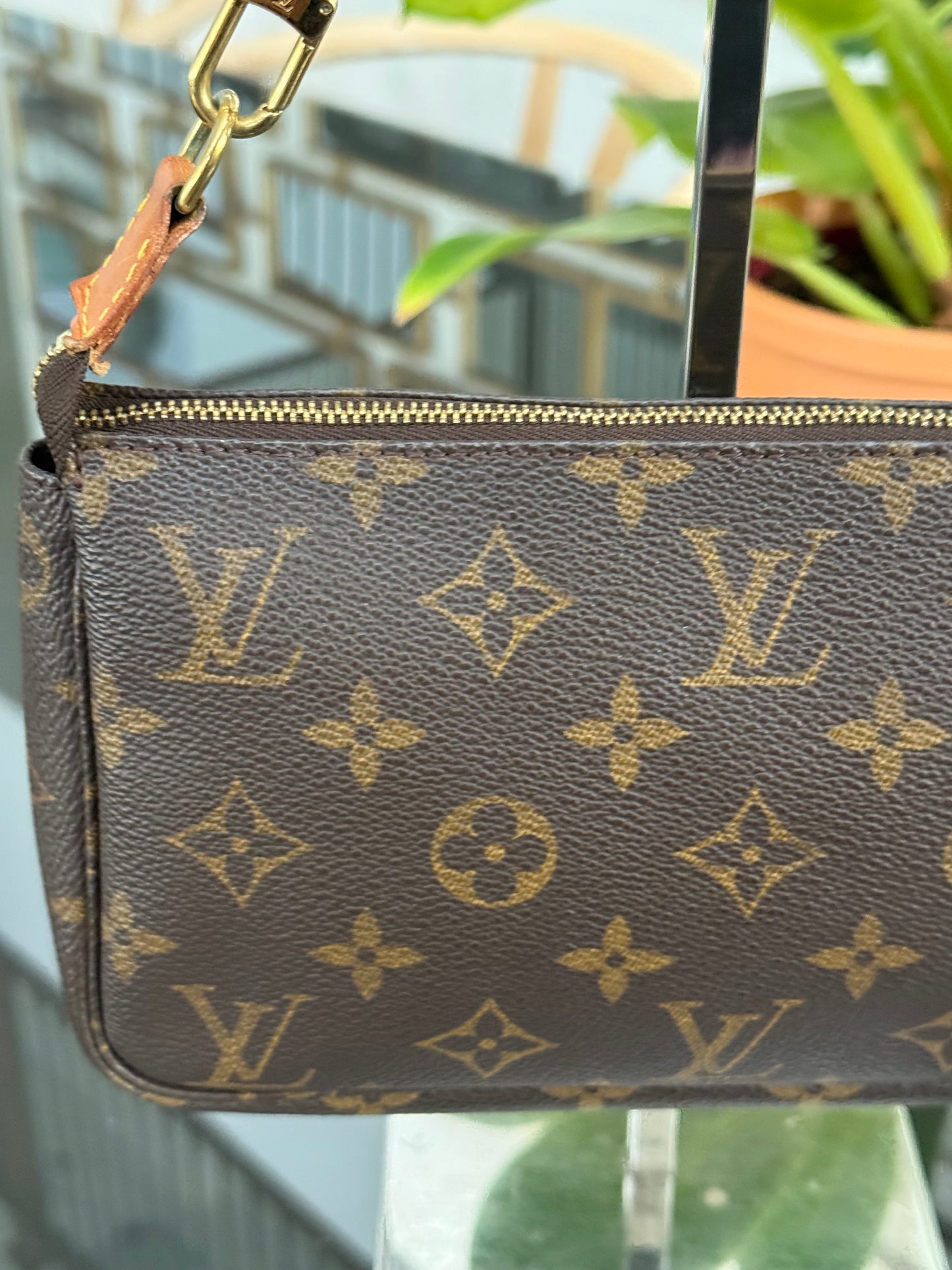 Pochette Accessories - ๐
Year: 2000