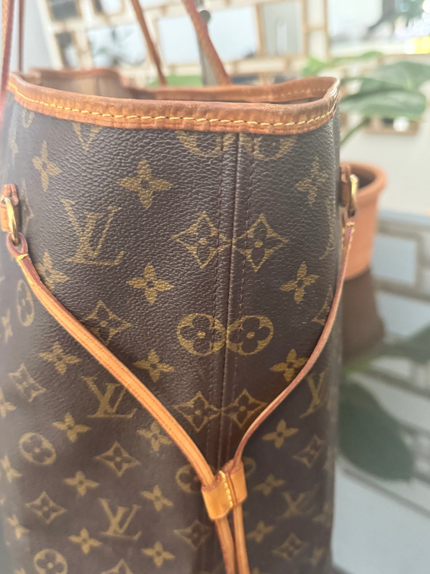 Neverfull GM in Monogram with Insert Organizer 🗓️ Year: 2007