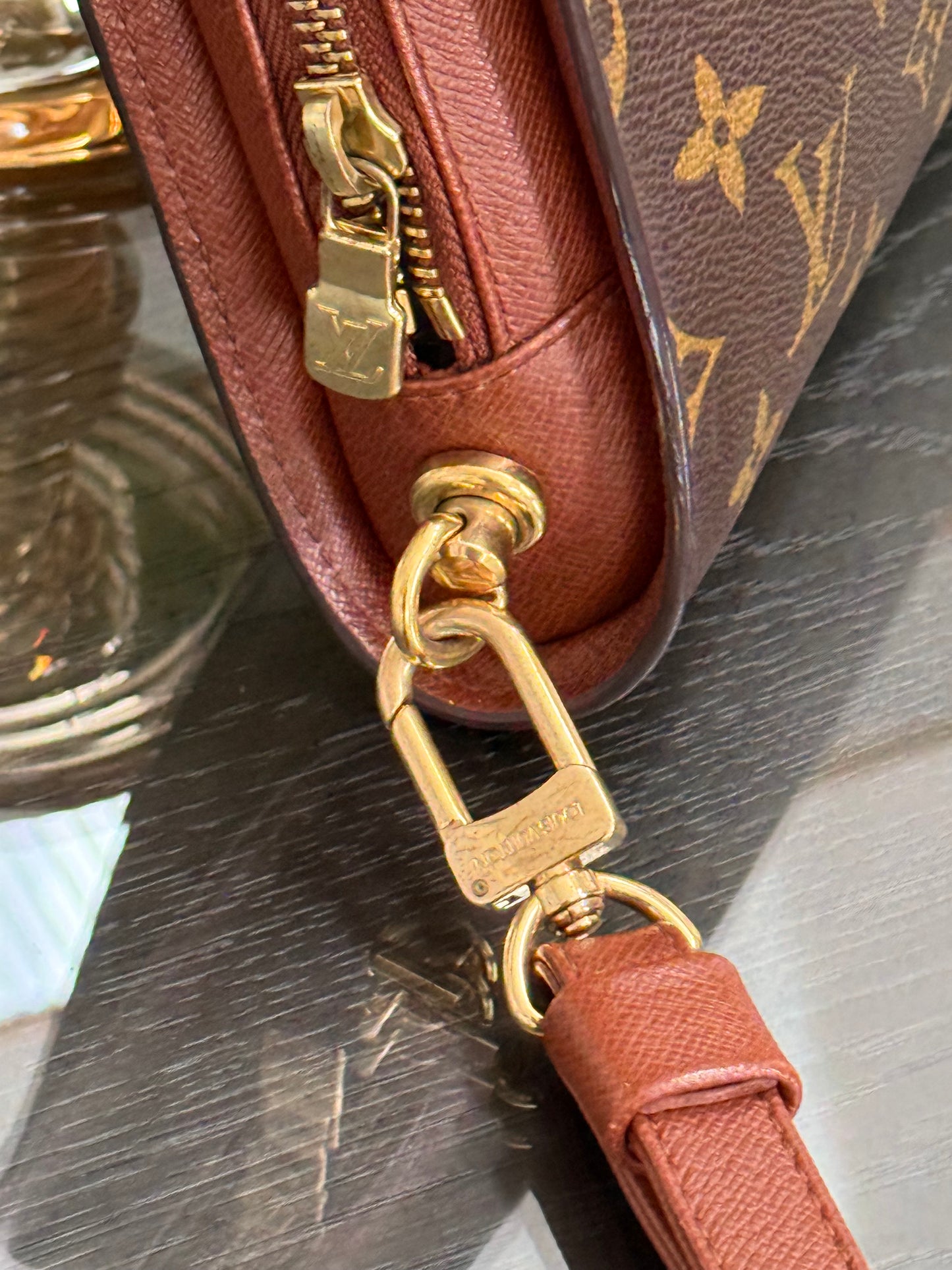 Orsay Clutch -
🗓️ Year: 2001