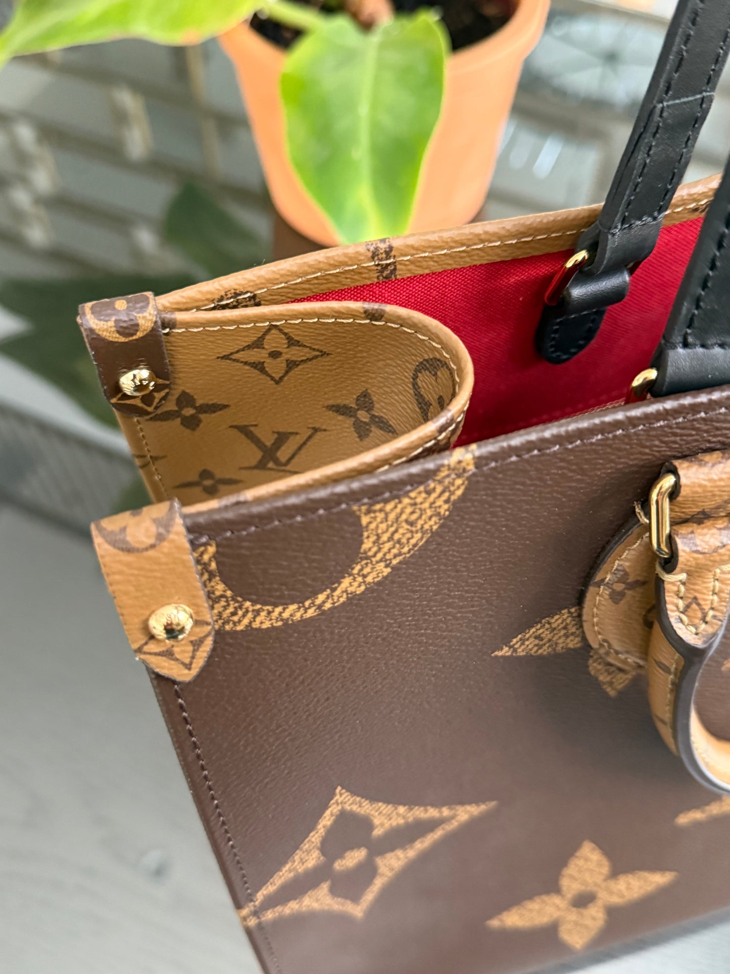 On The Go MM in Monogram with Dustbag -Microchip