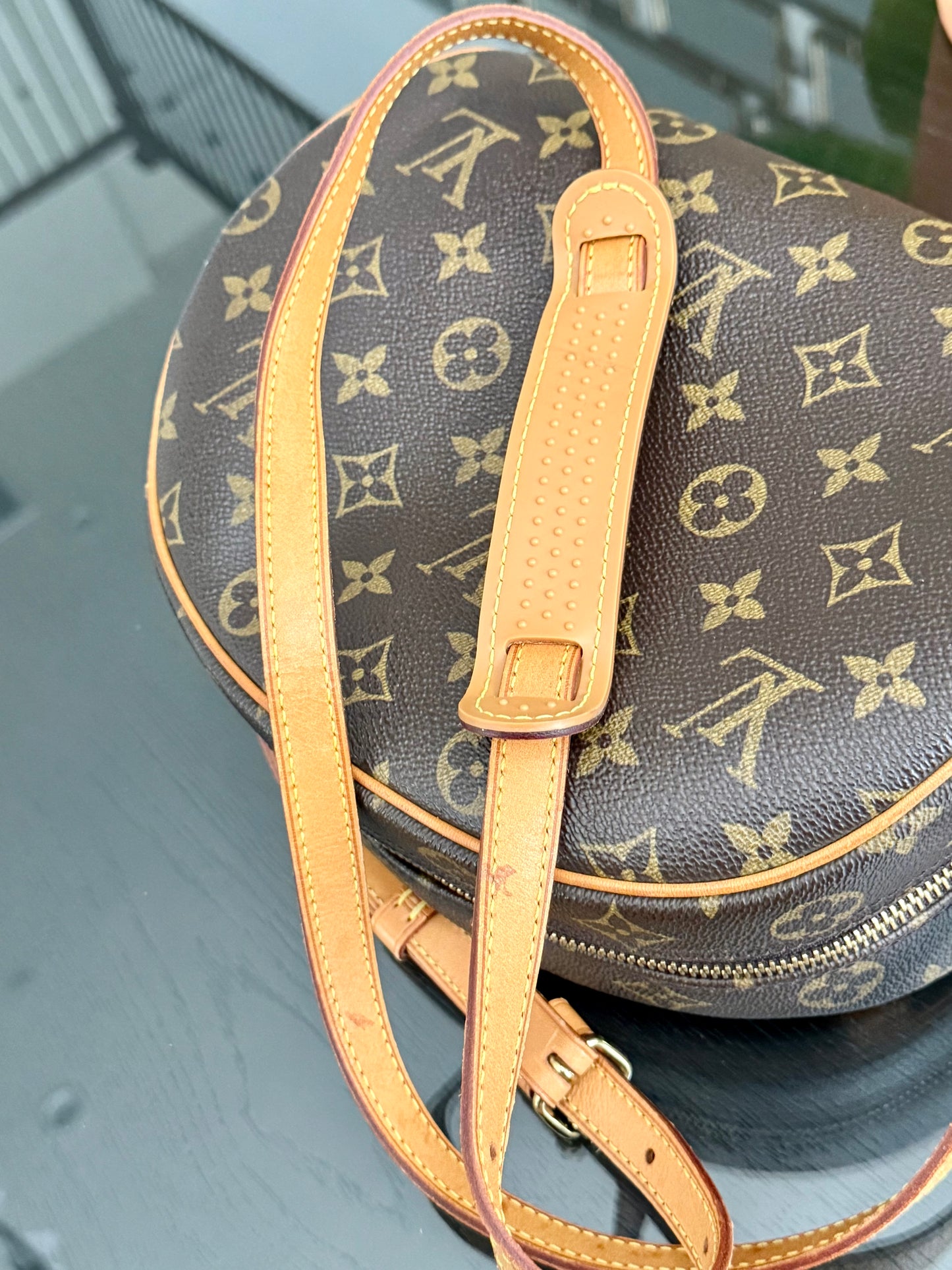 Blois Crossbody -🗓️ Year: 2000