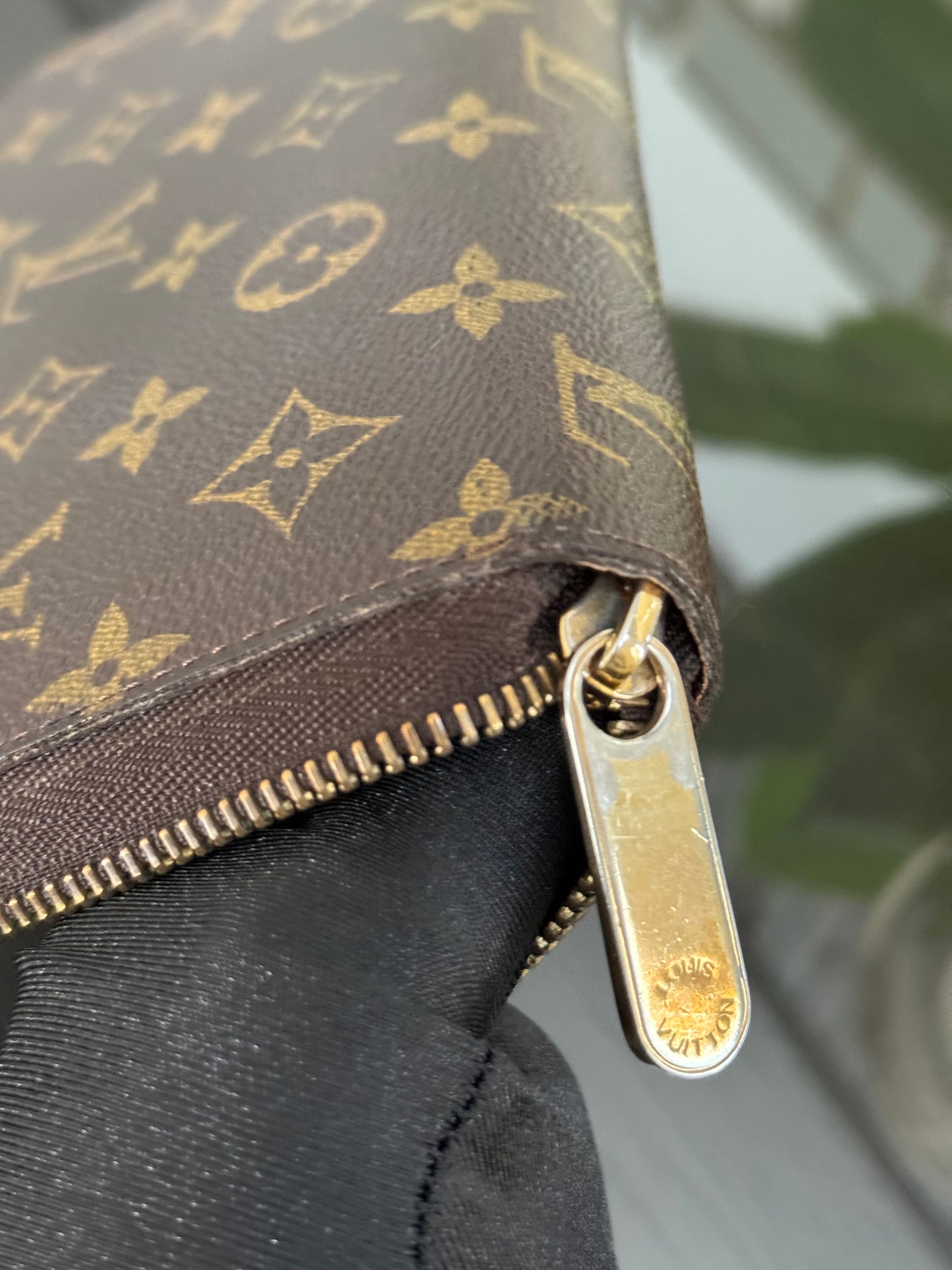 Zippy Wallet Organizer ๐
Year: 2008